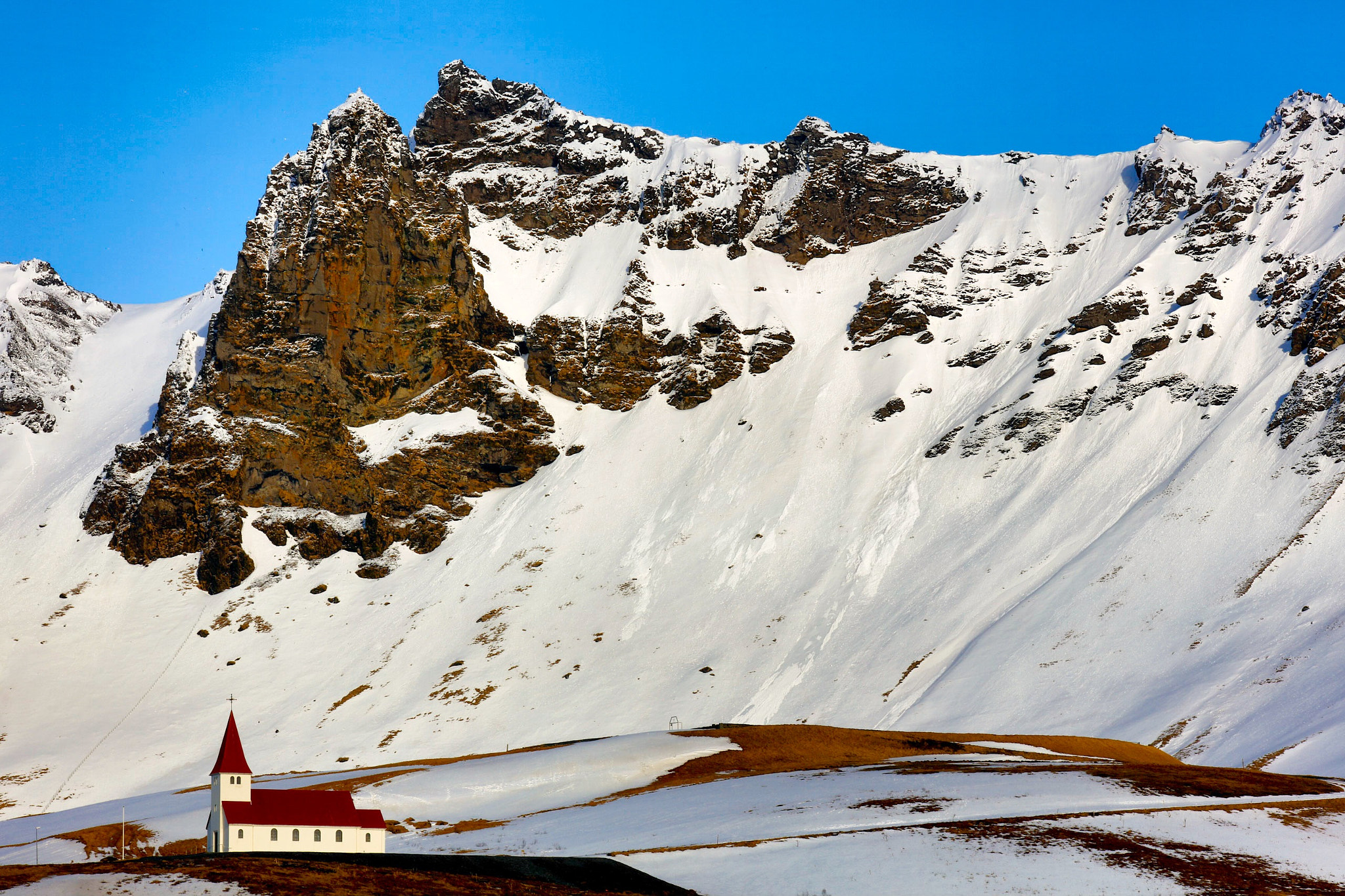Canon EF 100-400mm F4.5-5.6L IS II USM sample photo. Church in a valley, iceland photography