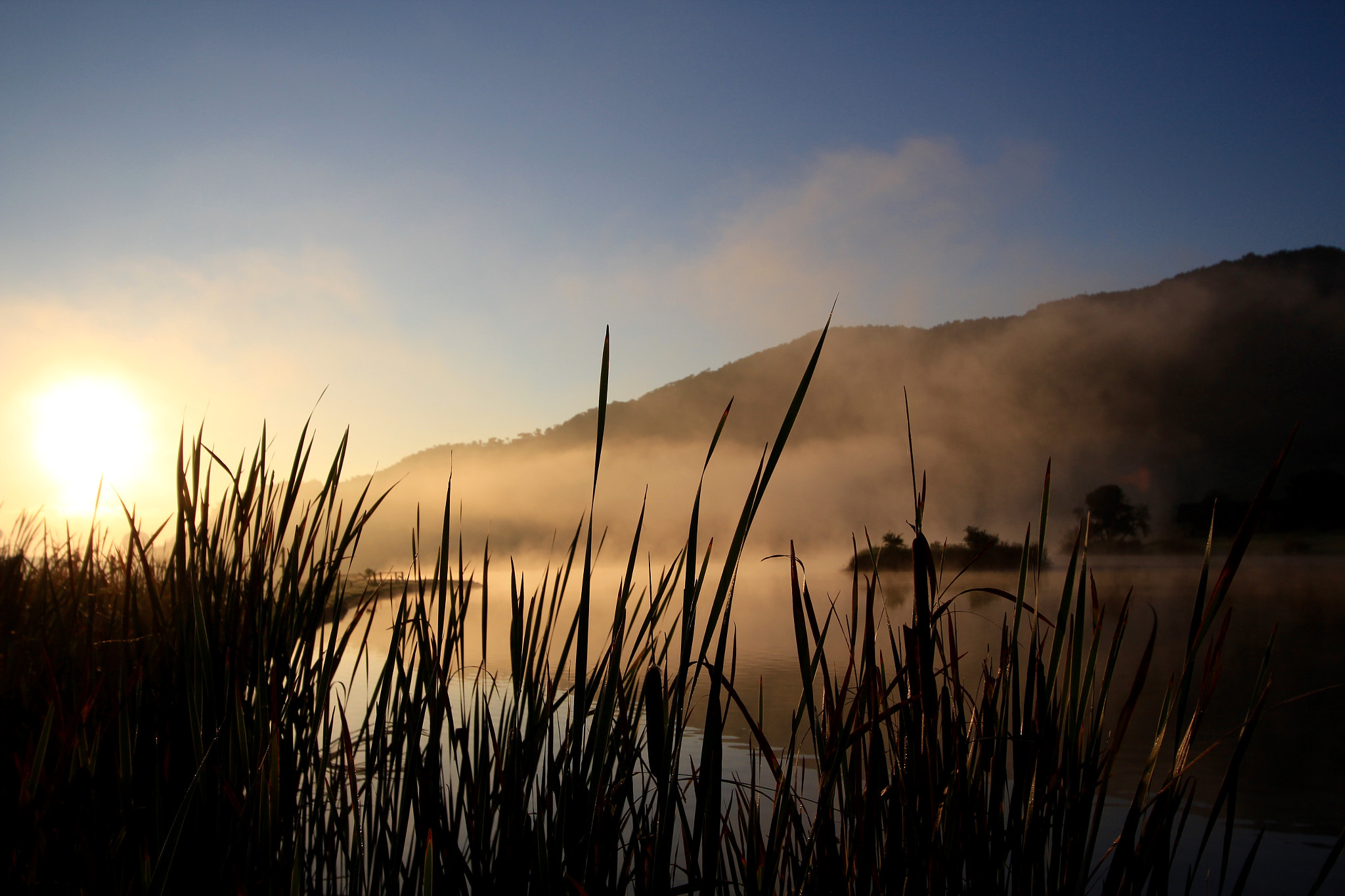 Canon EF-S 10-22mm F3.5-4.5 USM sample photo. "smoke on the water" photography