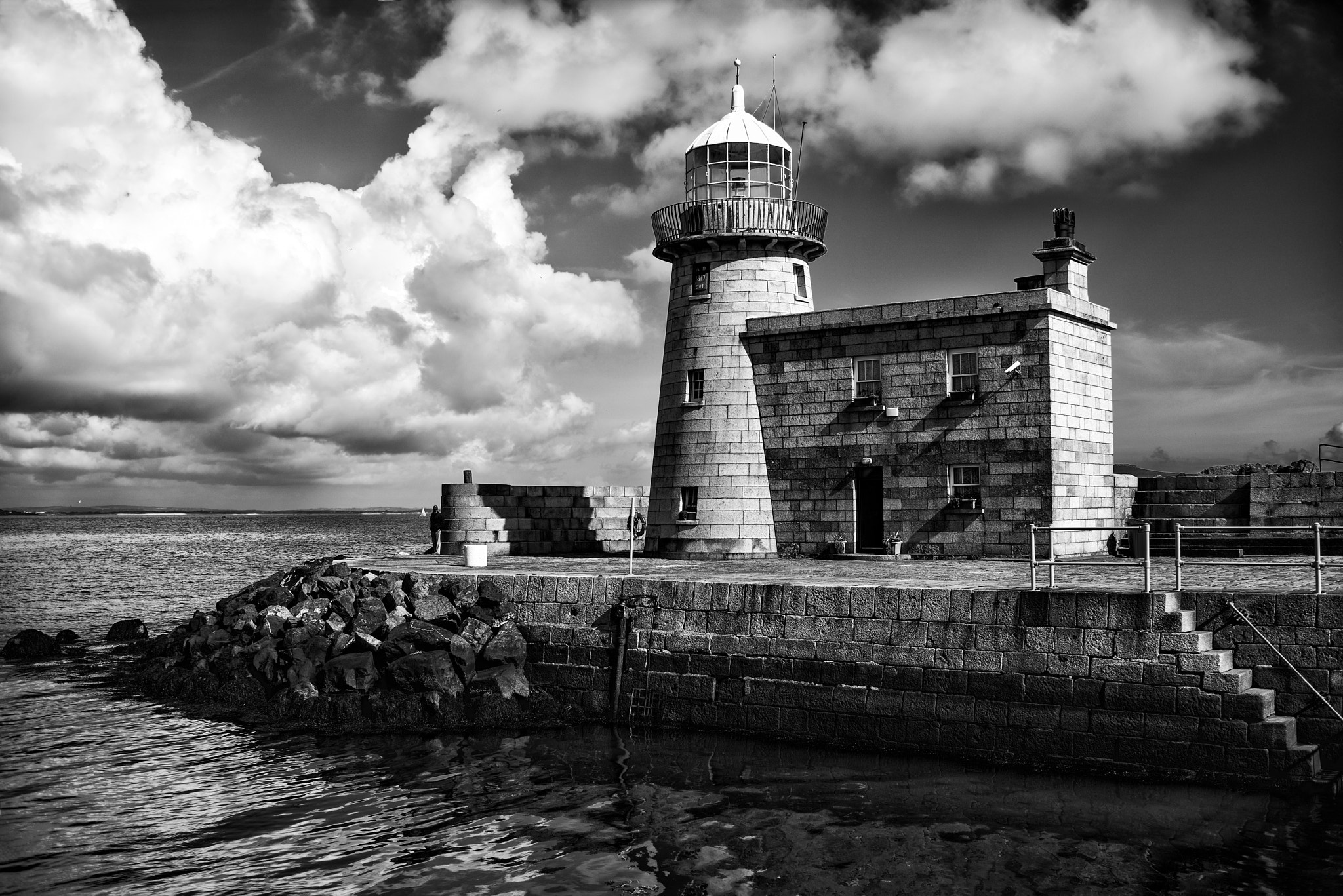 Nikon D810 + AF Zoom-Nikkor 35-70mm f/2.8D sample photo. Old lighthouse photography