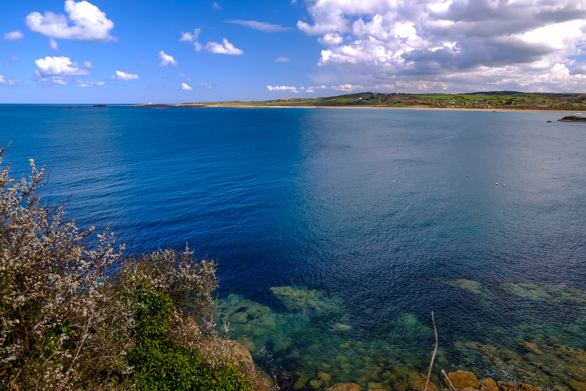 Fujifilm X-M1 + Fujifilm XF 18-55mm F2.8-4 R LM OIS sample photo. Too bad, the sea was very cold... photography