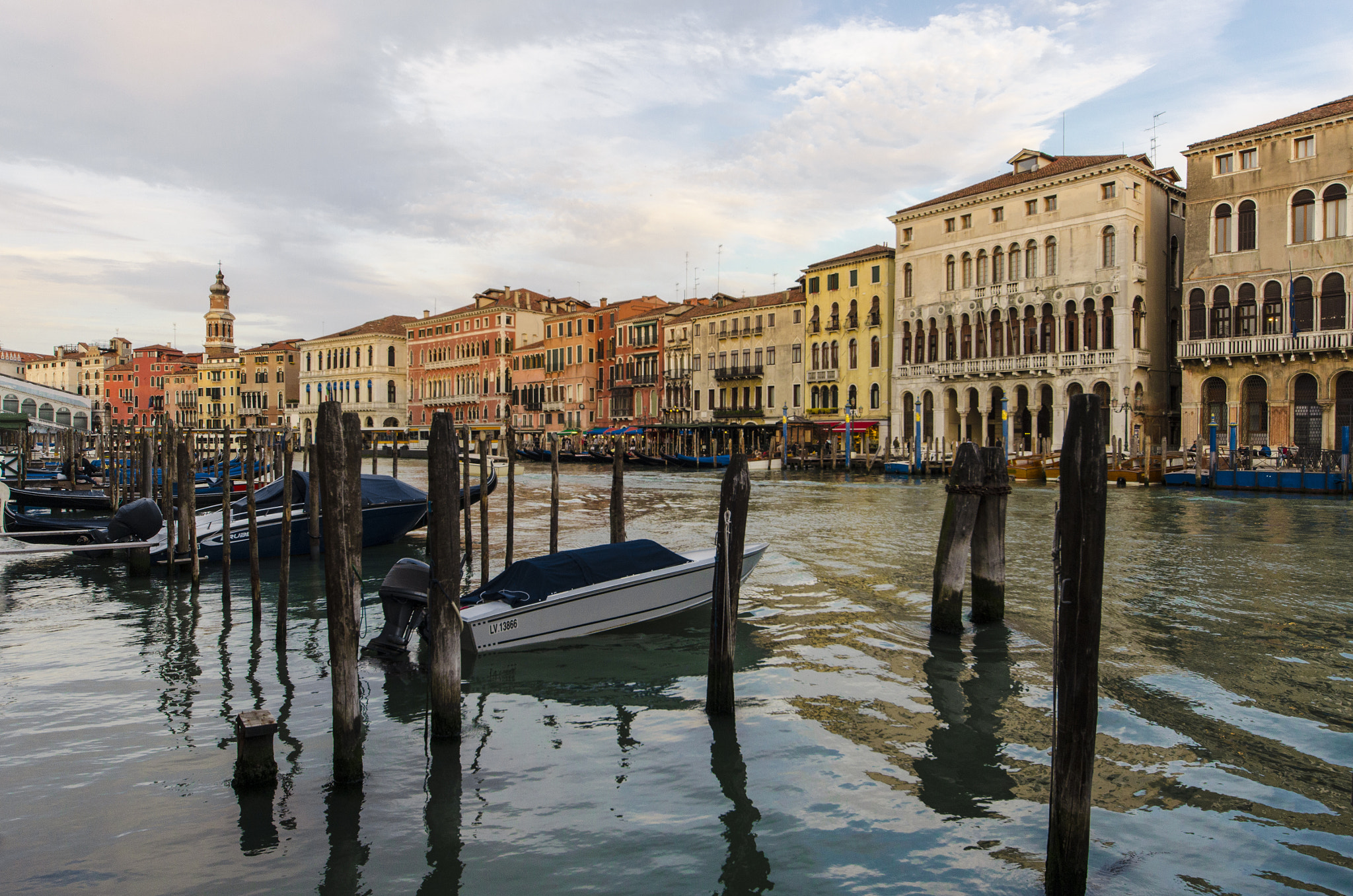 Sigma 8-16mm F4.5-5.6 DC HSM sample photo. Venice iv photography