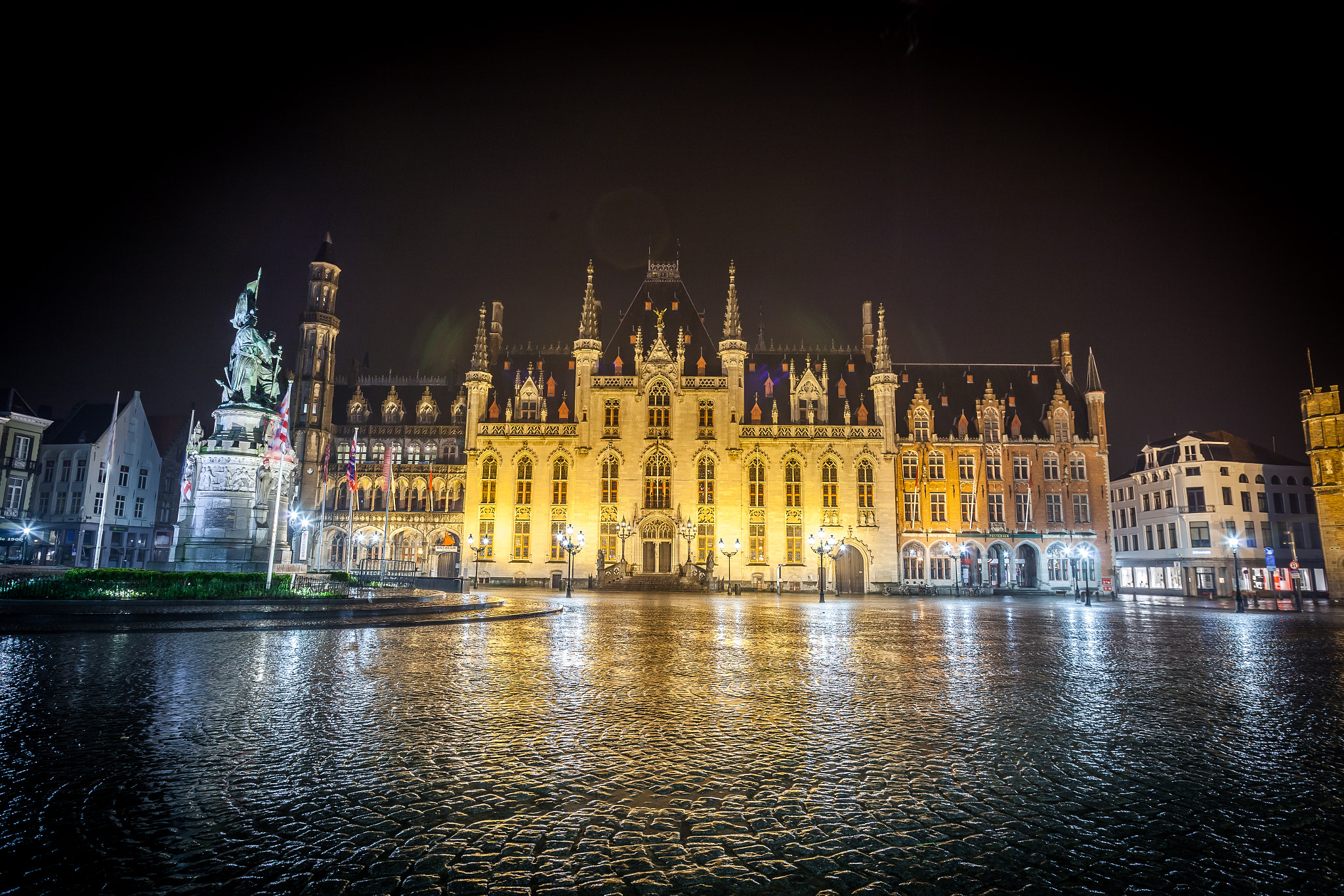 Sigma 17-35mm f/2.8-4 EX DG Aspherical HSM sample photo. Provinciaal hof brugge photography