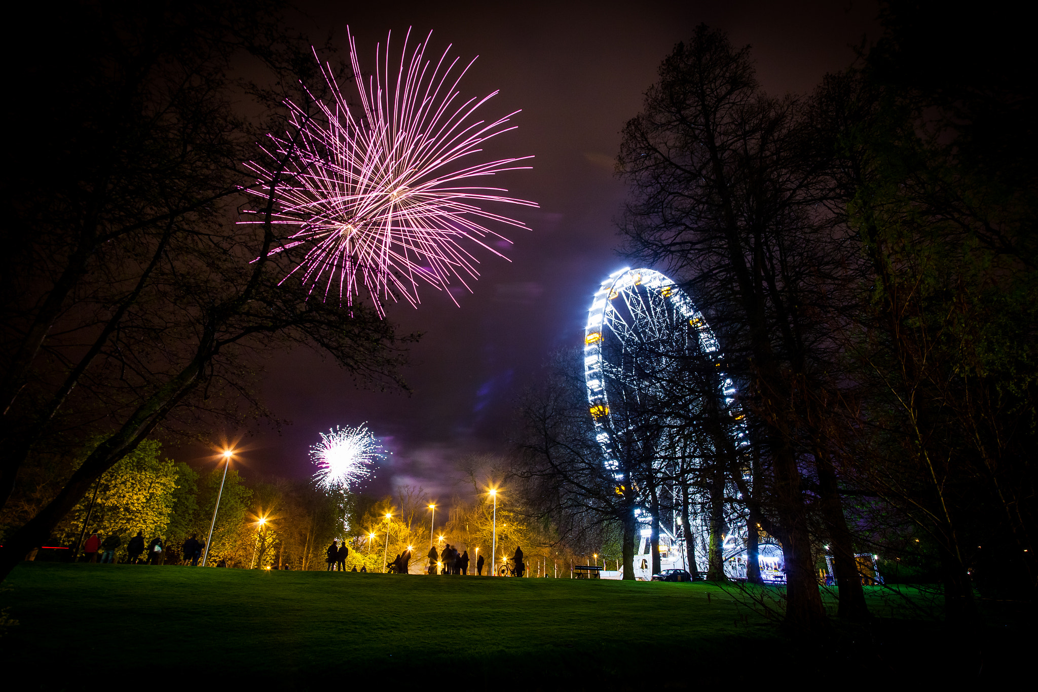 Canon EOS 5D Mark II + Sigma 17-35mm f/2.8-4 EX DG Aspherical HSM sample photo. Fireworks in brugge photography