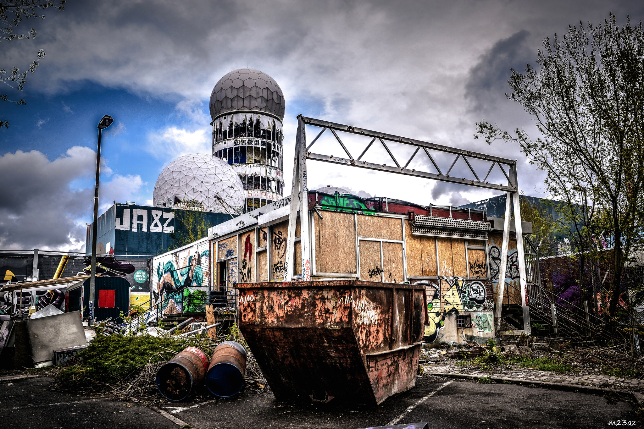 Nikon D3300 + Sigma 17-70mm F2.8-4 DC Macro OS HSM | C sample photo. Teufelsberg photography