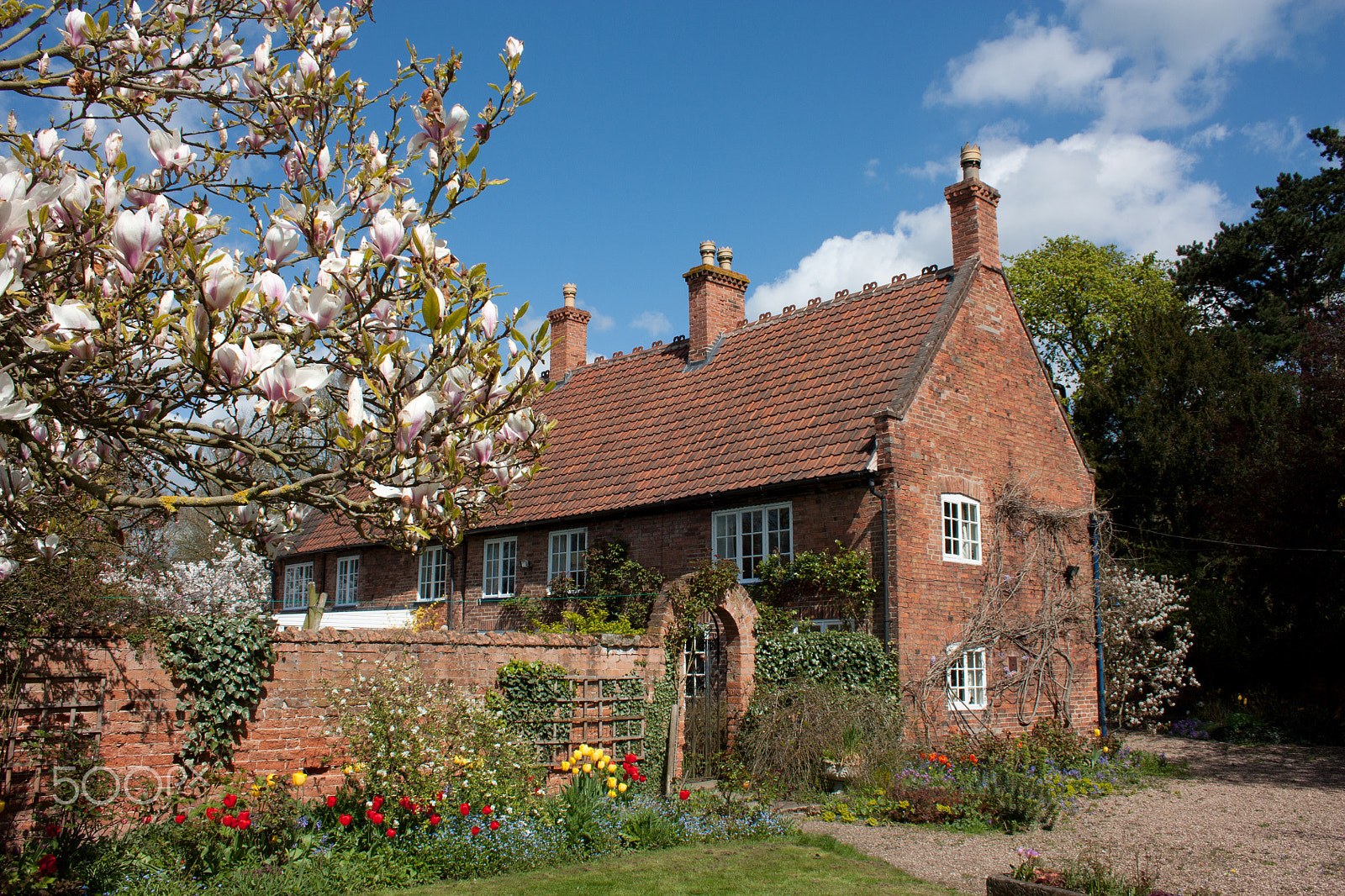 Canon EF-S 18-55mm F3.5-5.6 sample photo. English country cottage photography