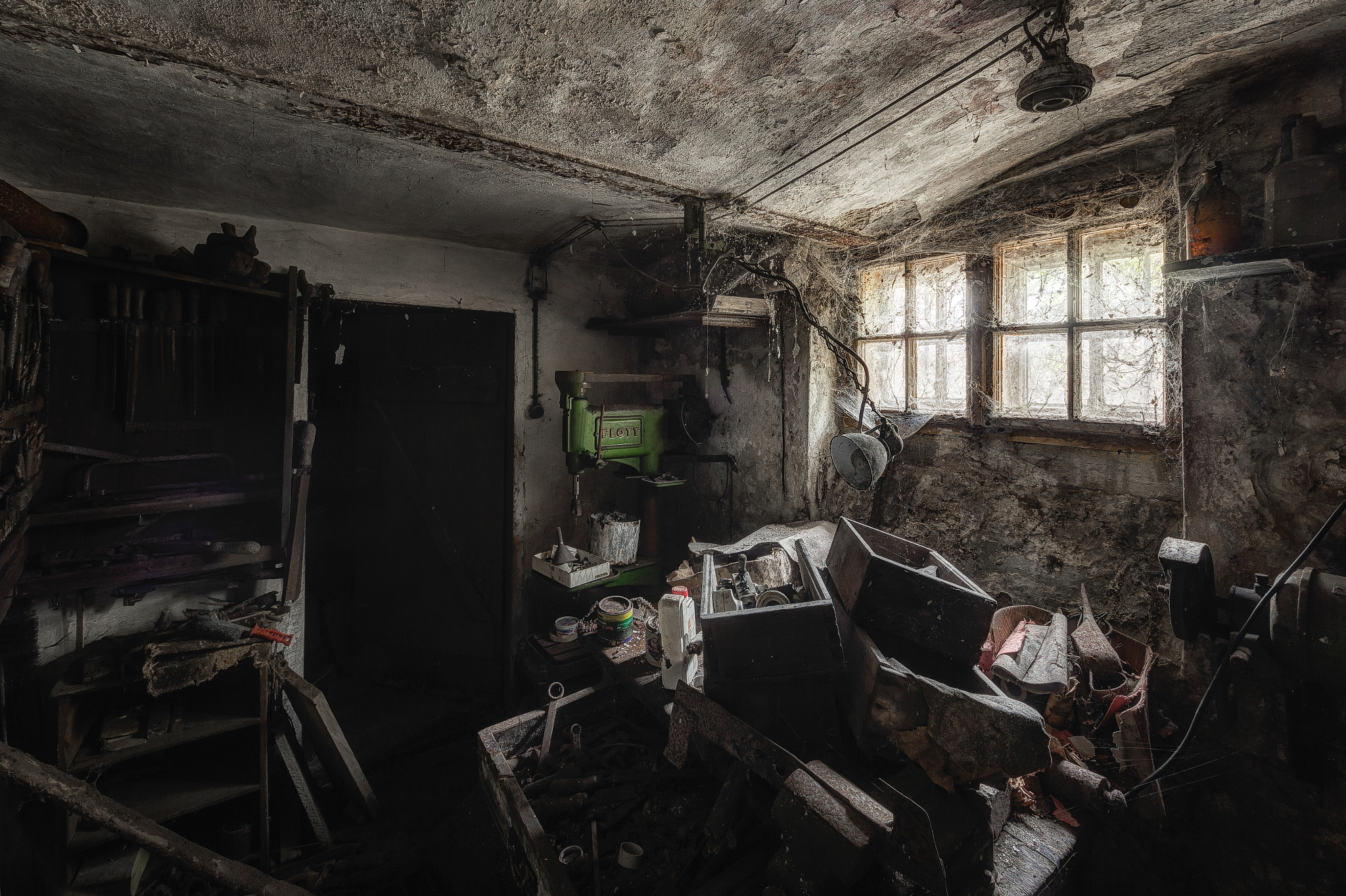 Sigma 8-16mm F4.5-5.6 DC HSM sample photo. Home improvement photography