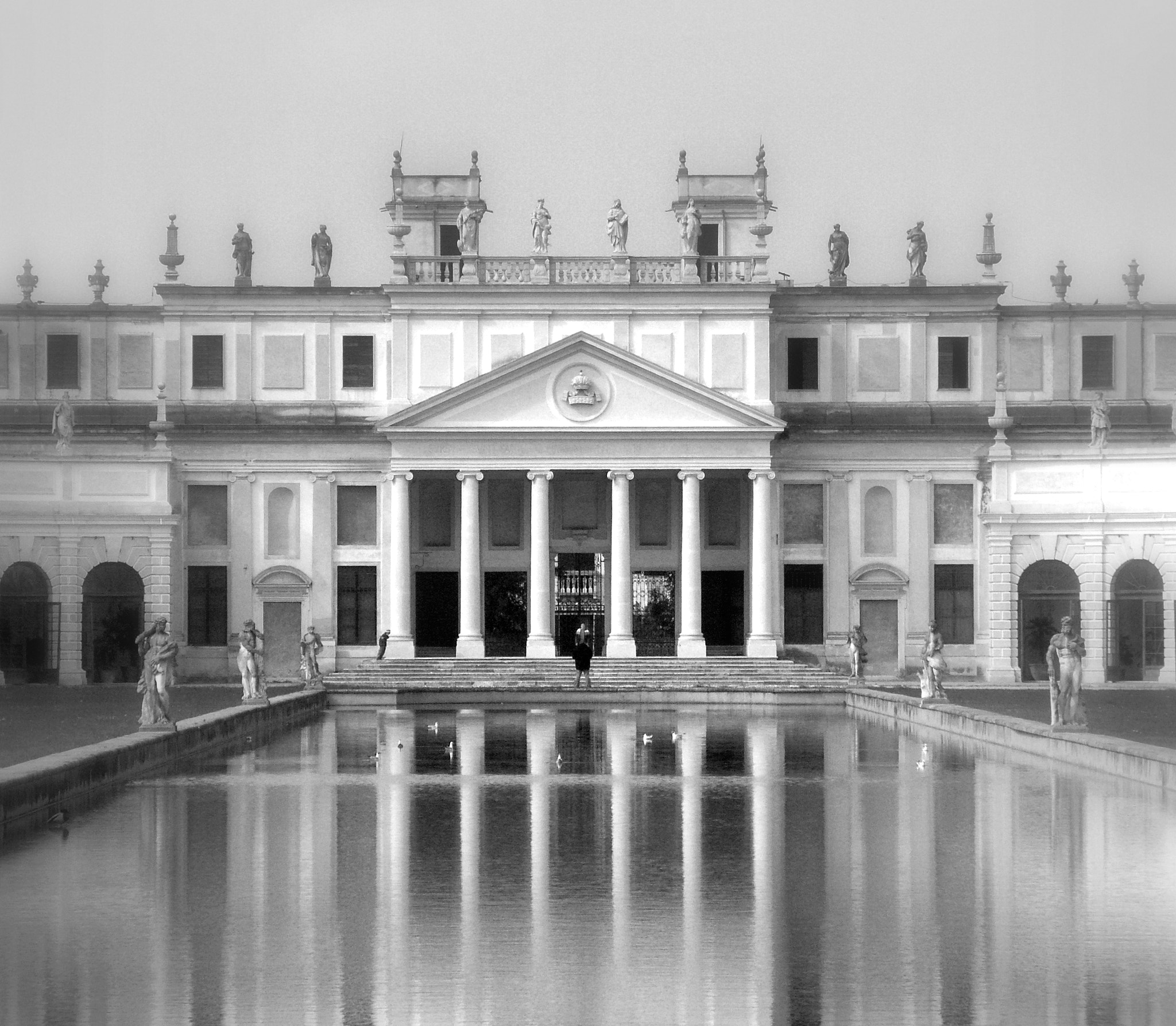 KONICA MINOLTA DiMAGE A2 sample photo. Villa del palladio photography