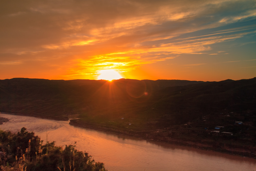 Canon EF 20mm F2.8 USM sample photo. Sunset over yellow river photography