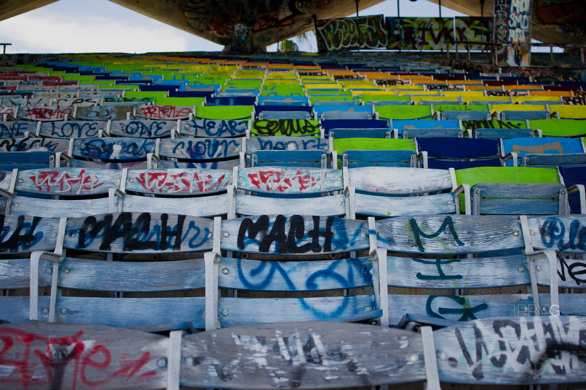 Canon EOS 500D (EOS Rebel T1i / EOS Kiss X3) + Canon EF 24mm F2.8 IS USM sample photo. Take a seat at the marine stadium marina photography