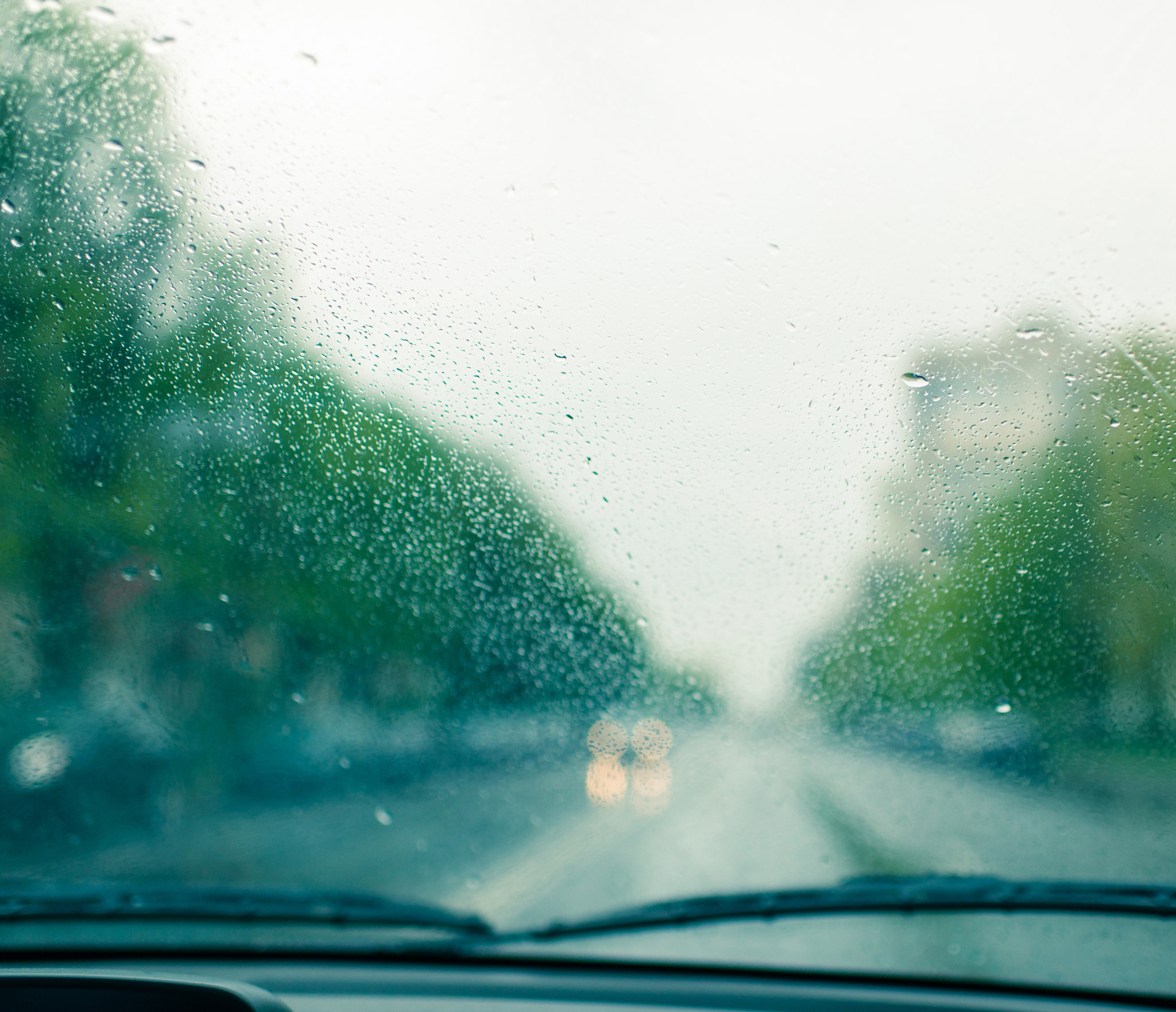 Nikon D800E + Nikon AF-S Nikkor 35mm F1.4G sample photo. Rain photography