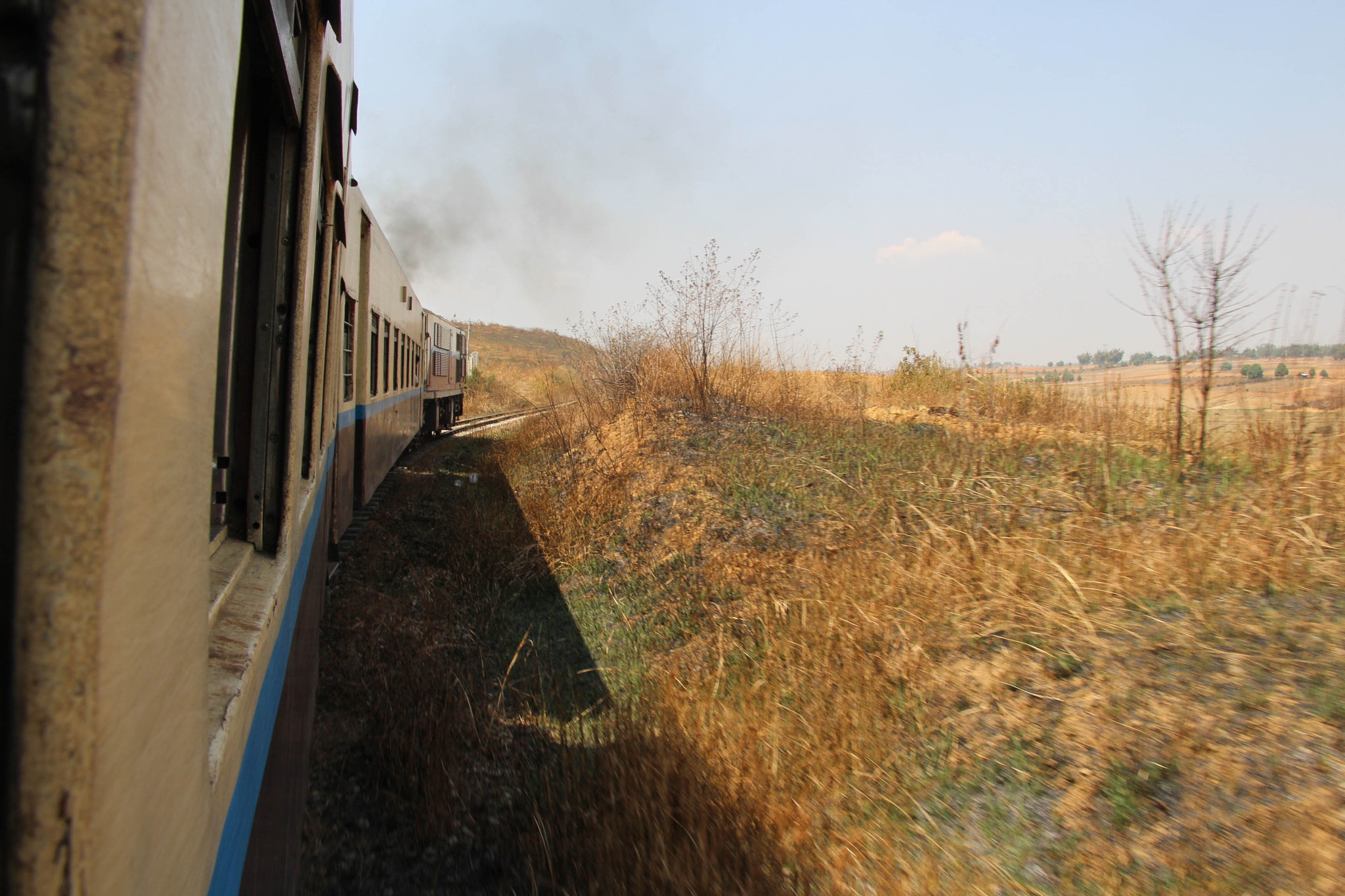 Canon EF-S 18-135mm F3.5-5.6 IS STM sample photo. Slow train near inlay lake photography
