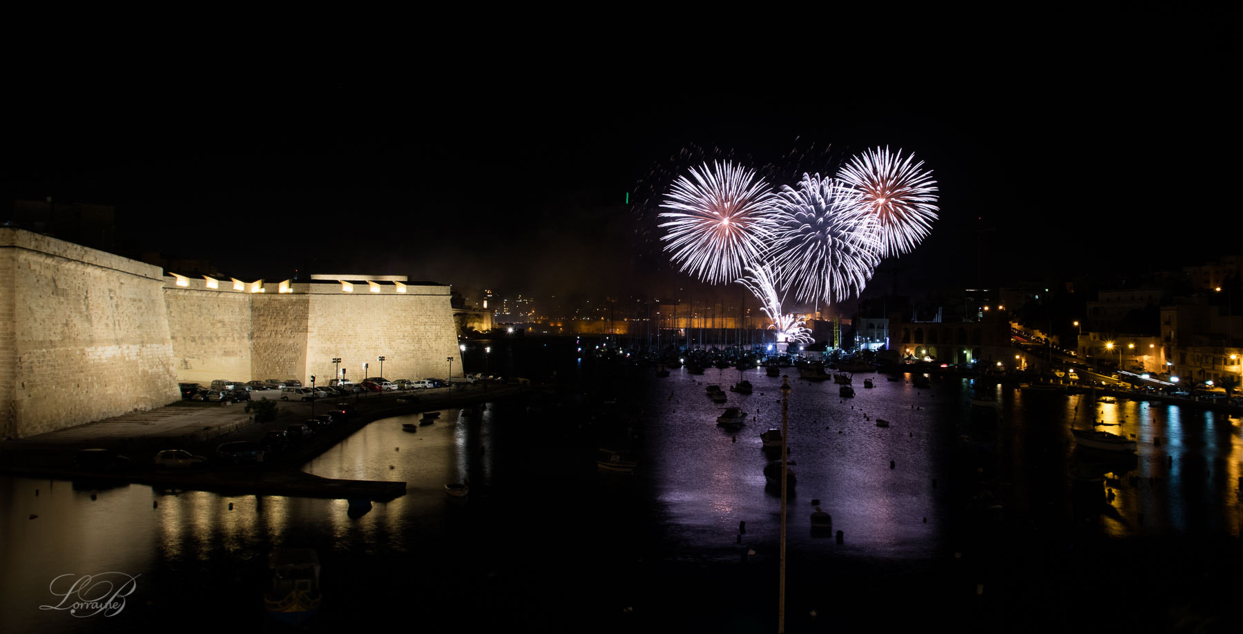 Canon EOS 5DS R + Canon EF 16-35mm F2.8L USM sample photo. Malta international firework festival photography