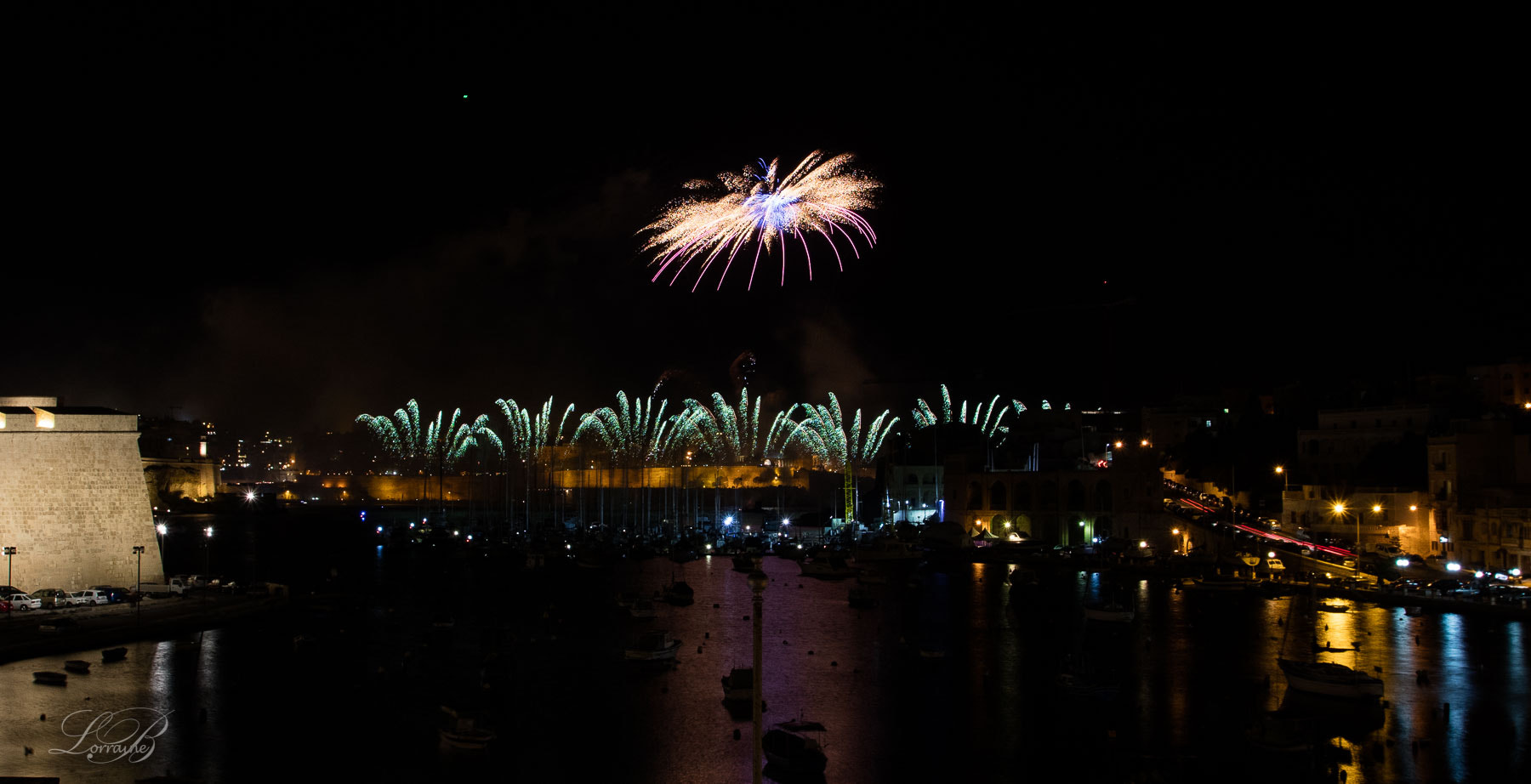 Canon EOS 5DS R + Canon EF 16-35mm F2.8L USM sample photo. Malta international firework festival photography