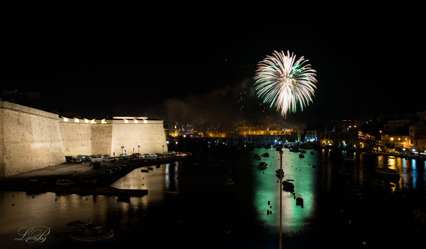 Canon EOS 5DS R + Canon EF 16-35mm F2.8L USM sample photo. Malta international firework festival photography