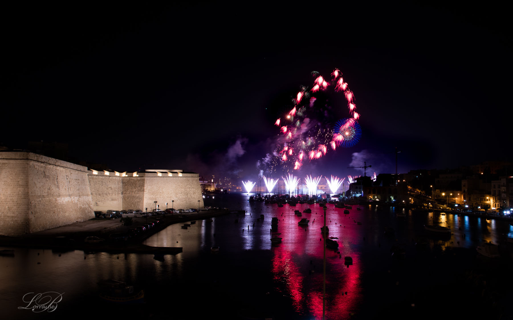 Canon EOS 5DS R + Canon EF 16-35mm F2.8L USM sample photo. Malta international firework festival photography