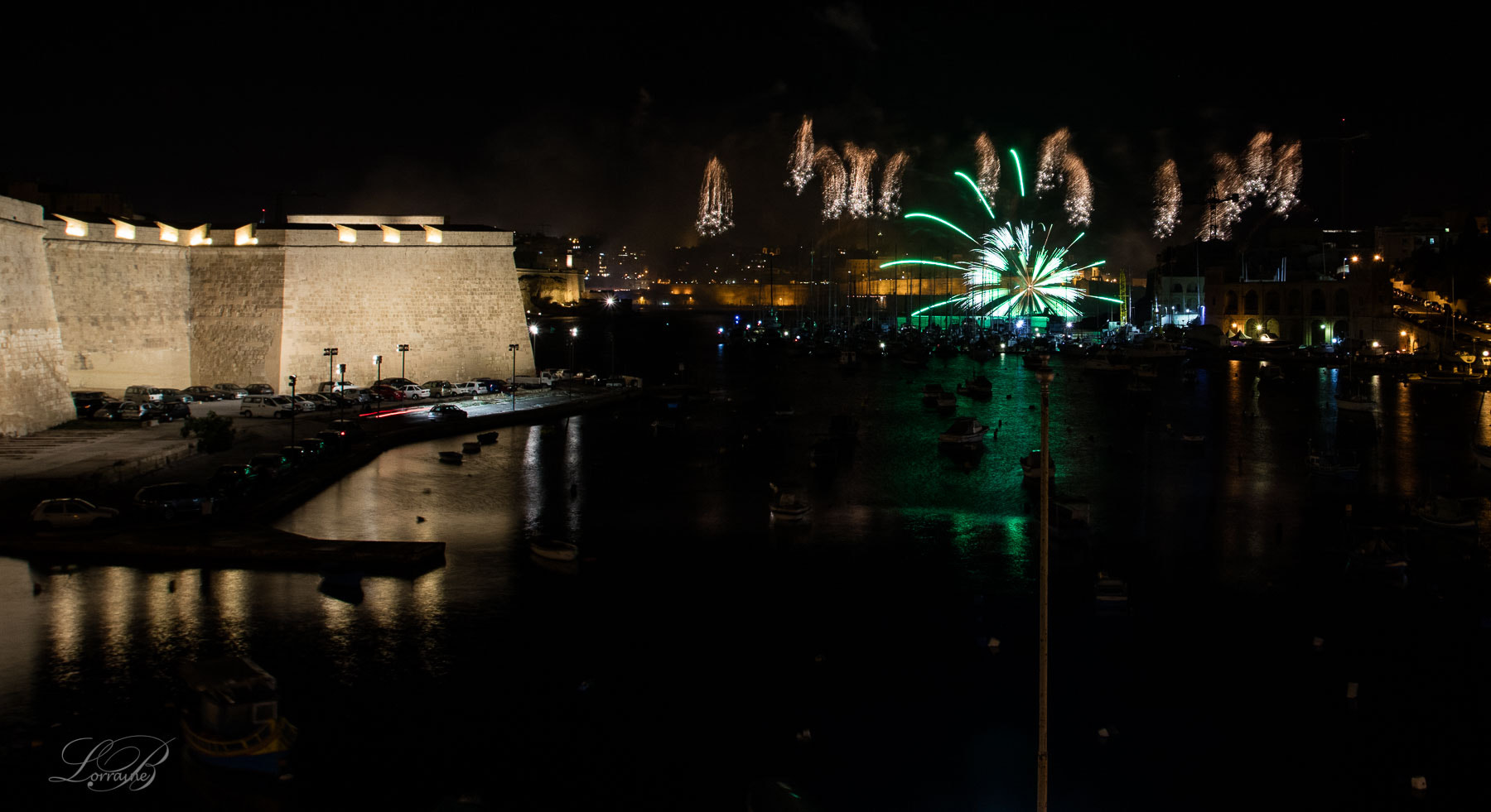 Canon EOS 5DS R + Canon EF 16-35mm F2.8L USM sample photo. Malta international firework festival photography