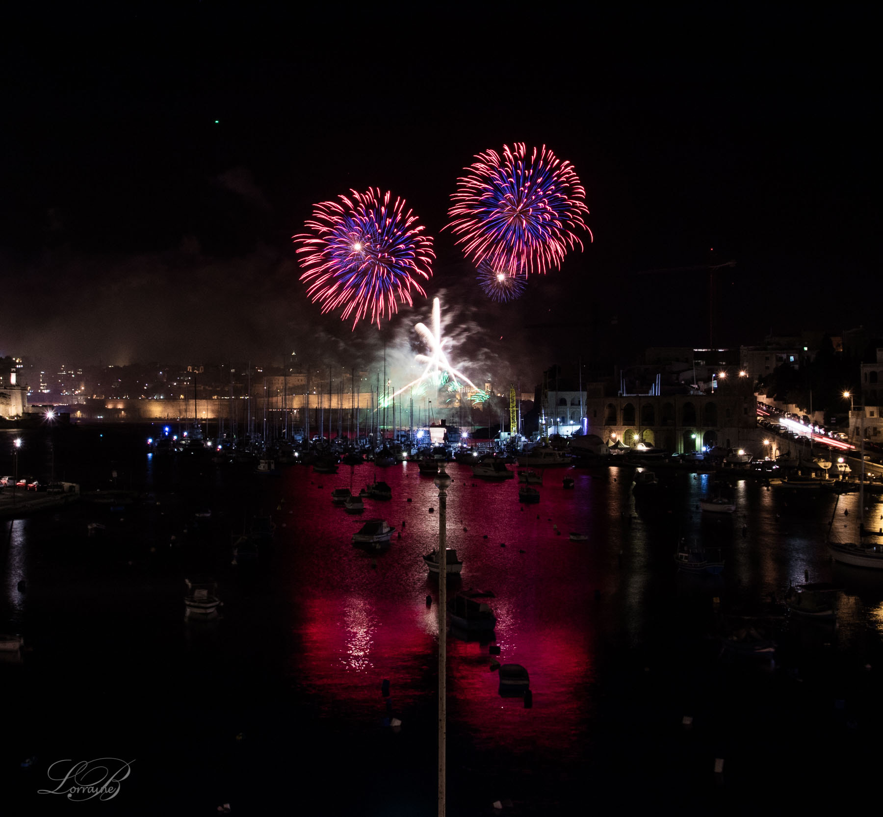 Canon EOS 5DS R + Canon EF 16-35mm F2.8L USM sample photo. Malta international firework festival photography