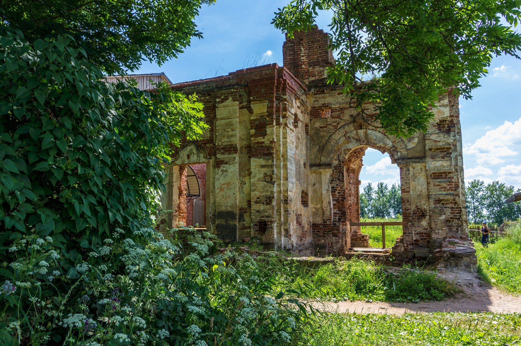 Sony Alpha NEX-5N + Sony E 10-18mm F4 OSS sample photo. Ruins. photography