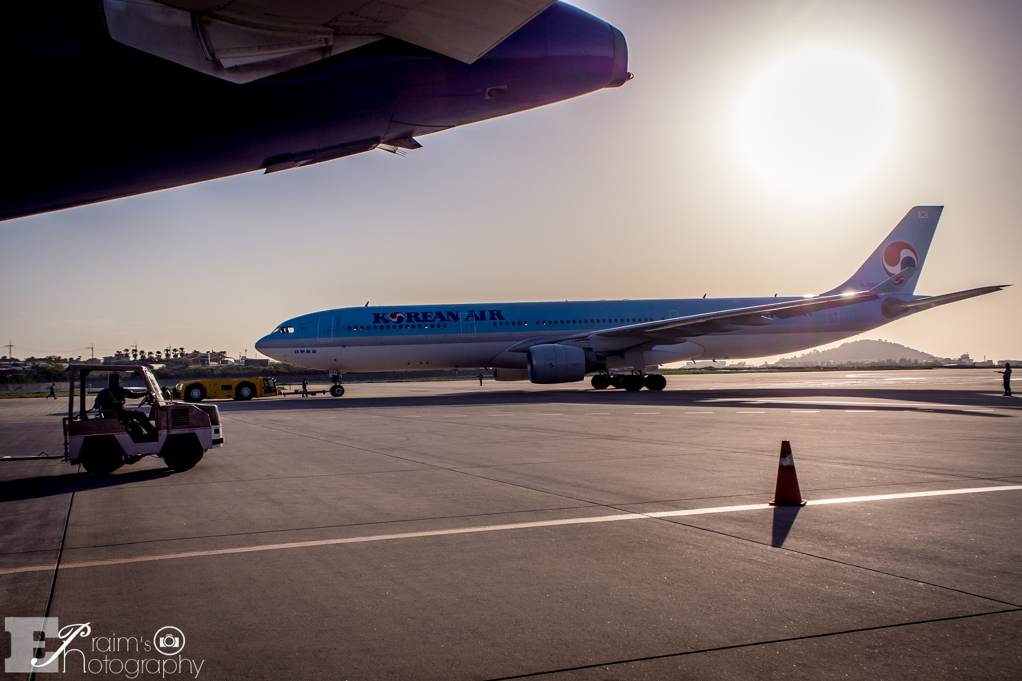 Olympus PEN E-P5 sample photo. Korean airplane photography