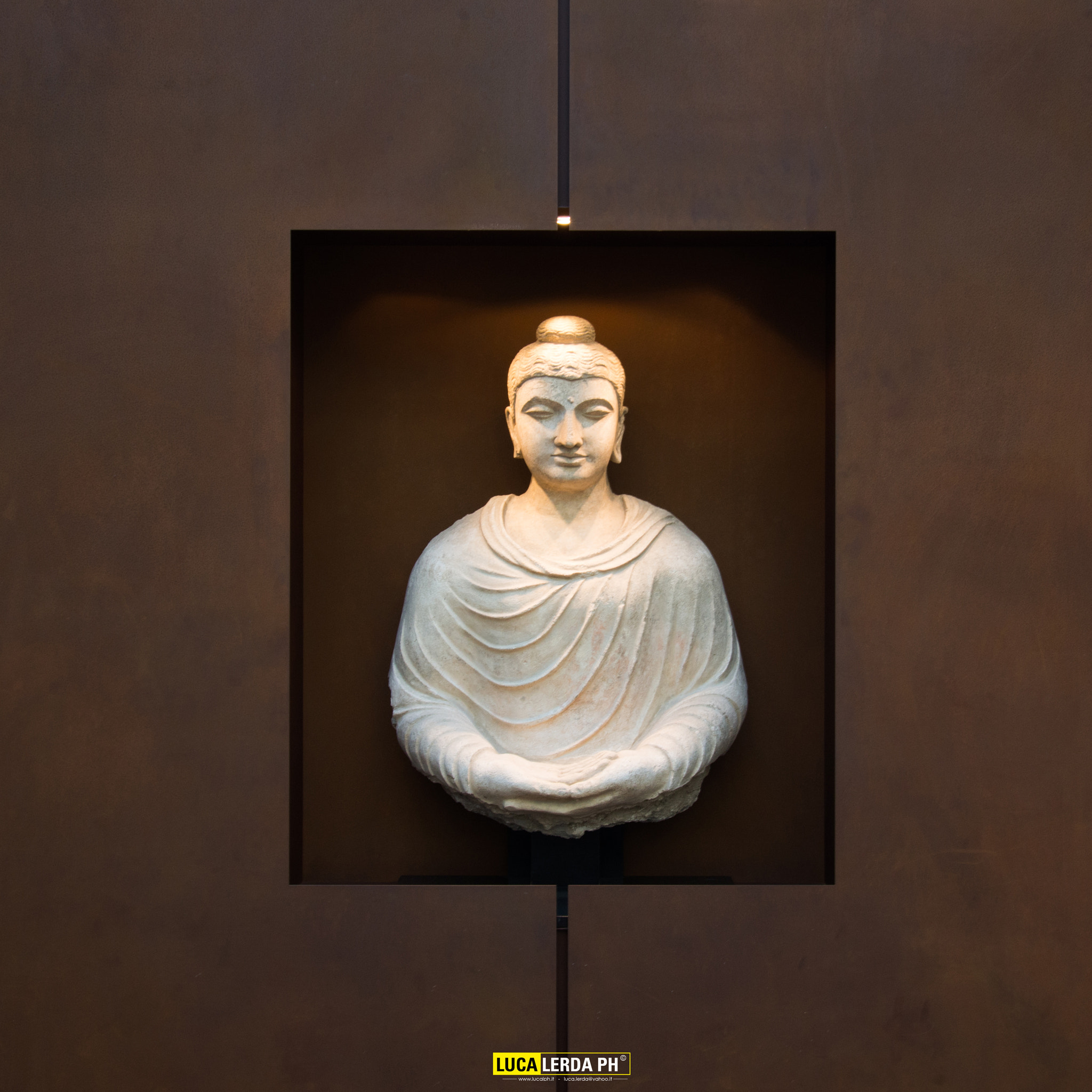Sigma 20-40mm F2.8 sample photo. Museo di arte orientale - buddha statue photography