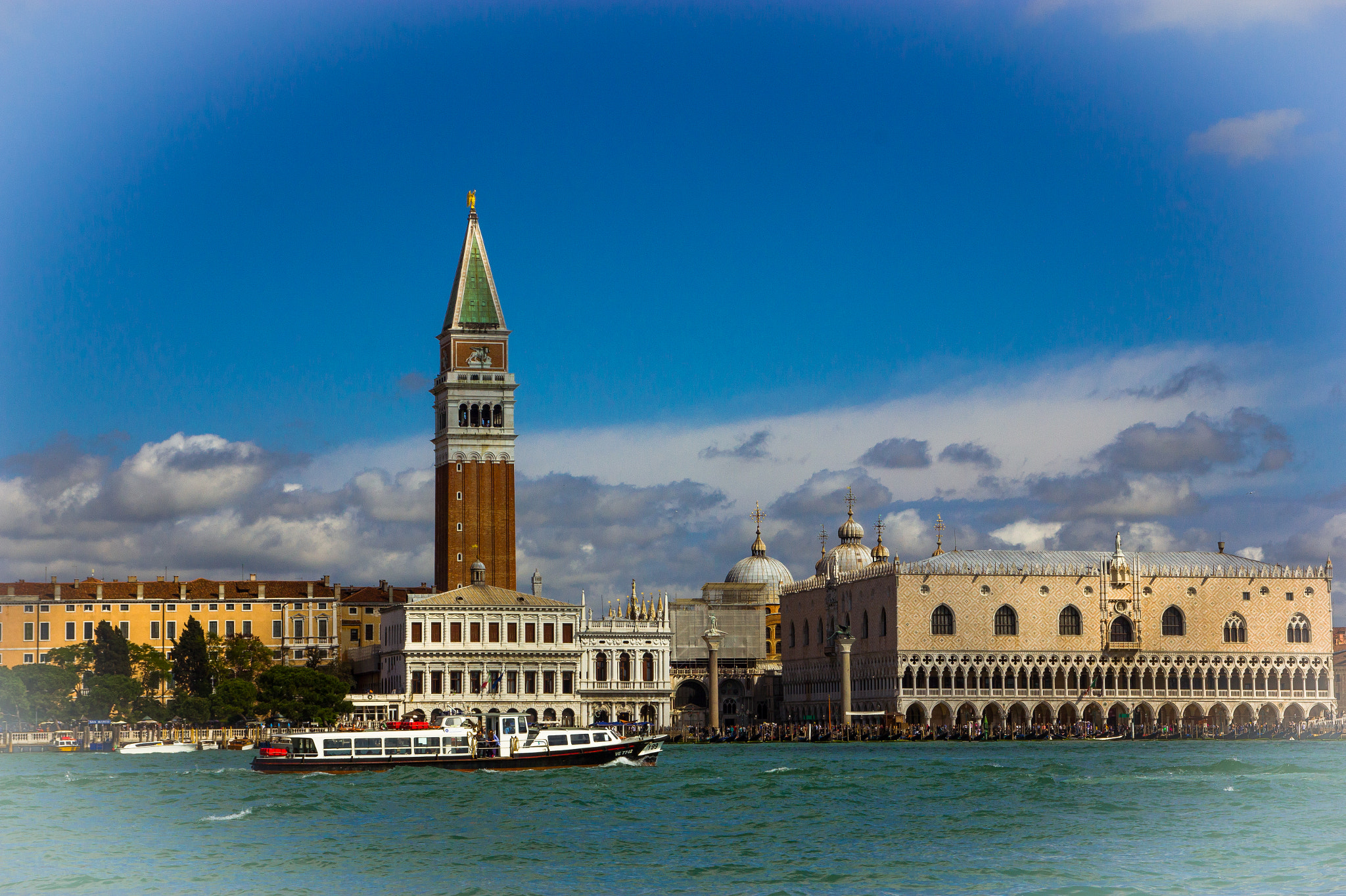 Sigma 17-70mm F2.8-4 DC Macro OS HSM sample photo. Eternal venice photography