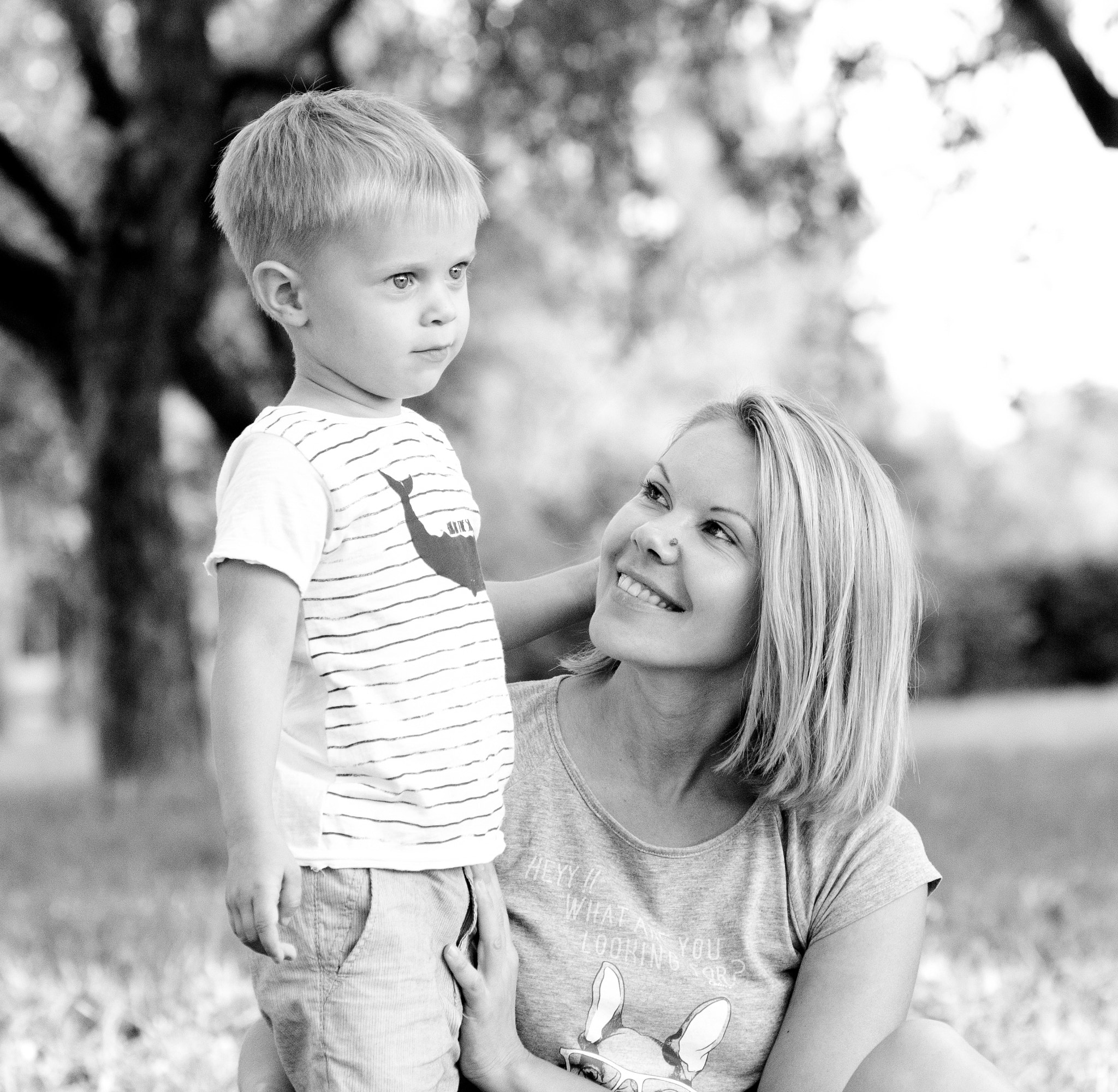 Nikon D300S + Nikon AF Nikkor 85mm F1.8D sample photo. Mother and son photography