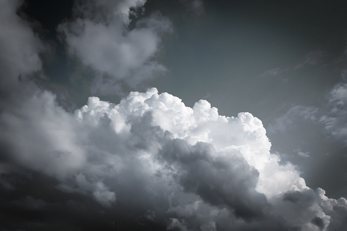 Canon EF 24mm F1.4L II USM sample photo. Cloud in the sky photography