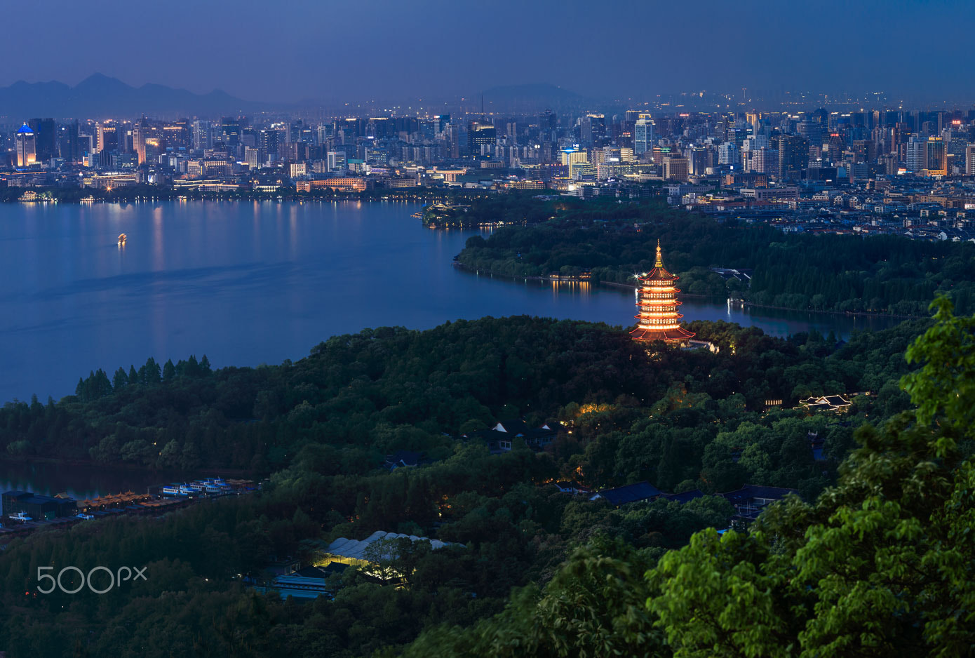 Canon EOS 5DS R + Canon EF 135mm F2L USM sample photo. Leafing tower photography