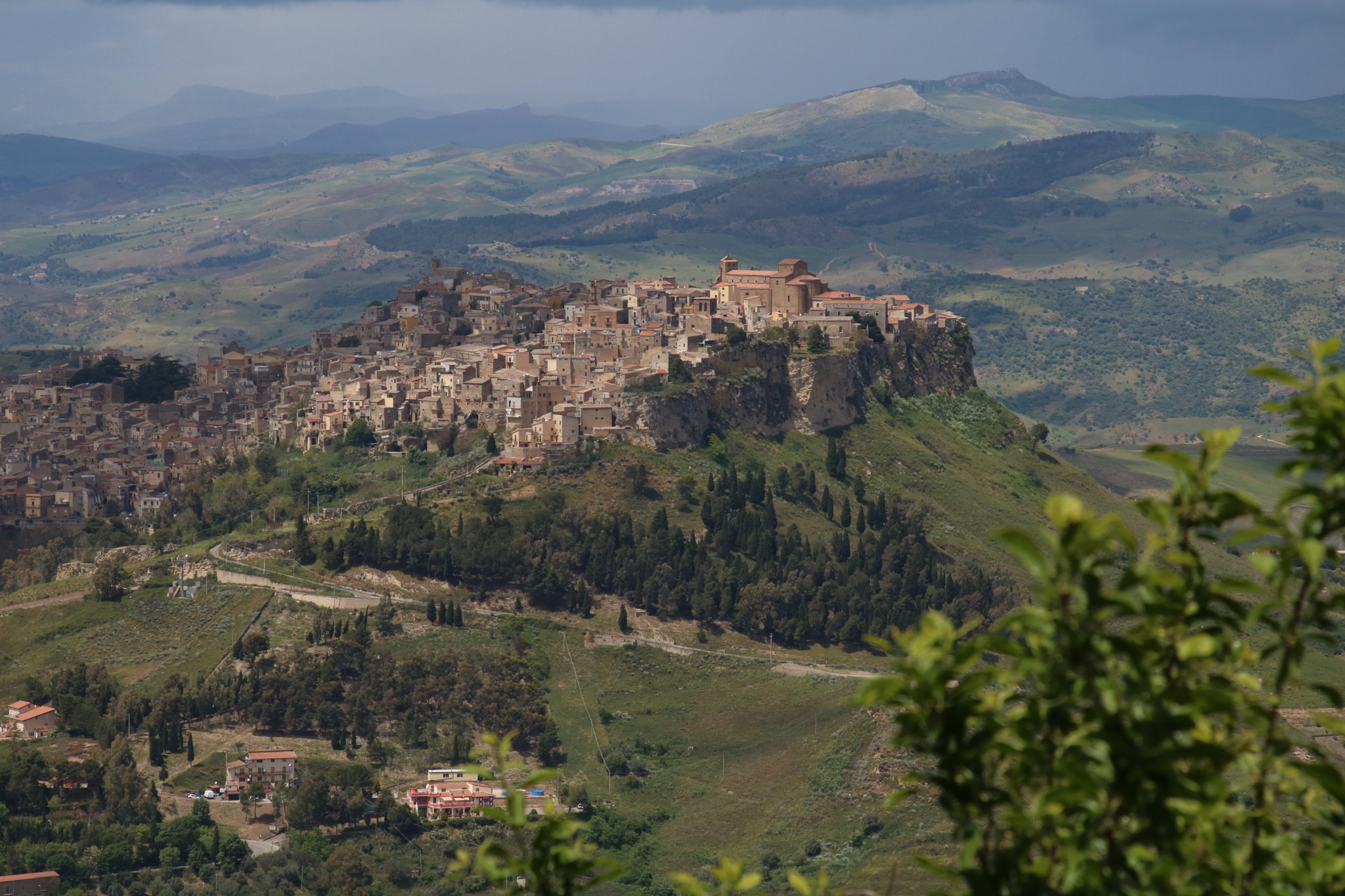 Canon EOS 760D (EOS Rebel T6s / EOS 8000D) + Tamron 16-300mm F3.5-6.3 Di II VC PZD Macro sample photo. Calascibetta, sicily, may 2016 photography