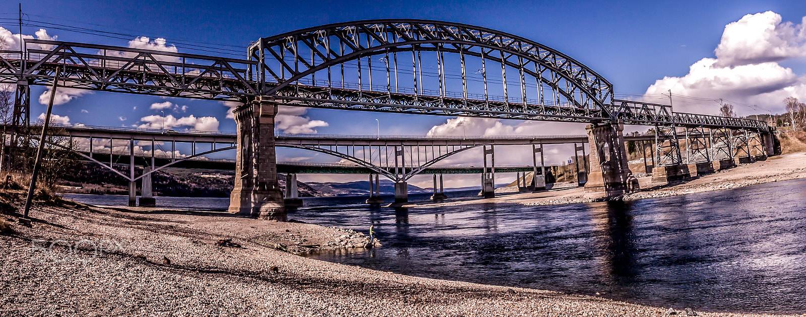Canon EOS 450D (EOS Rebel XSi / EOS Kiss X2) sample photo. Minnesund bridges panorama photography
