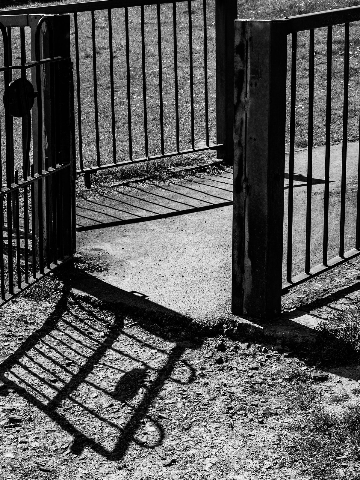 Panasonic Lumix DMC-G7 sample photo. The gate photography