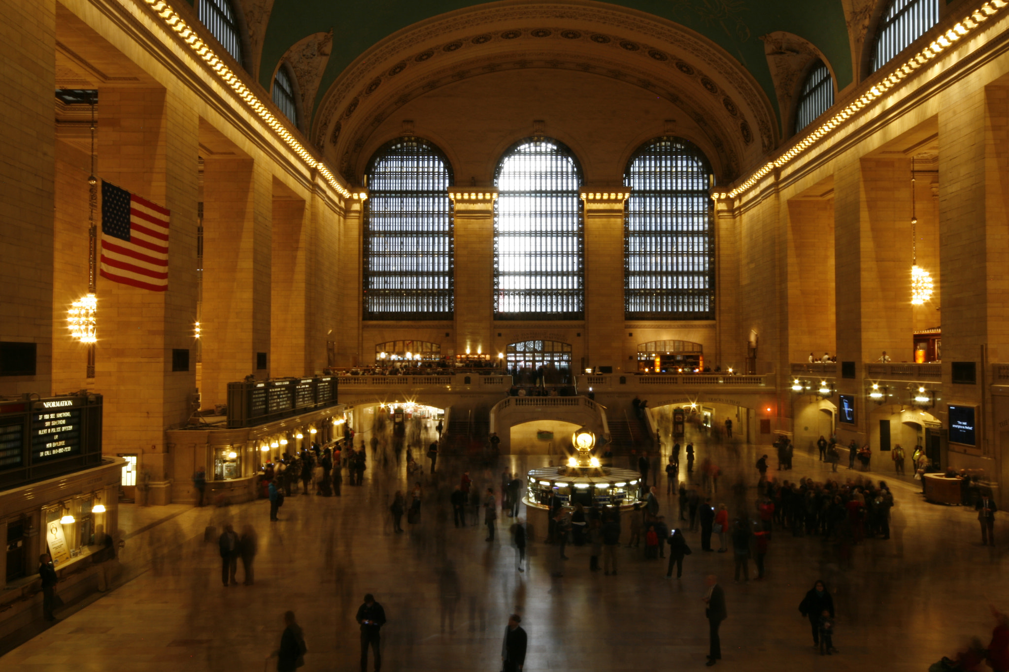 Canon EOS 400D (EOS Digital Rebel XTi / EOS Kiss Digital X) sample photo. Grand central photography
