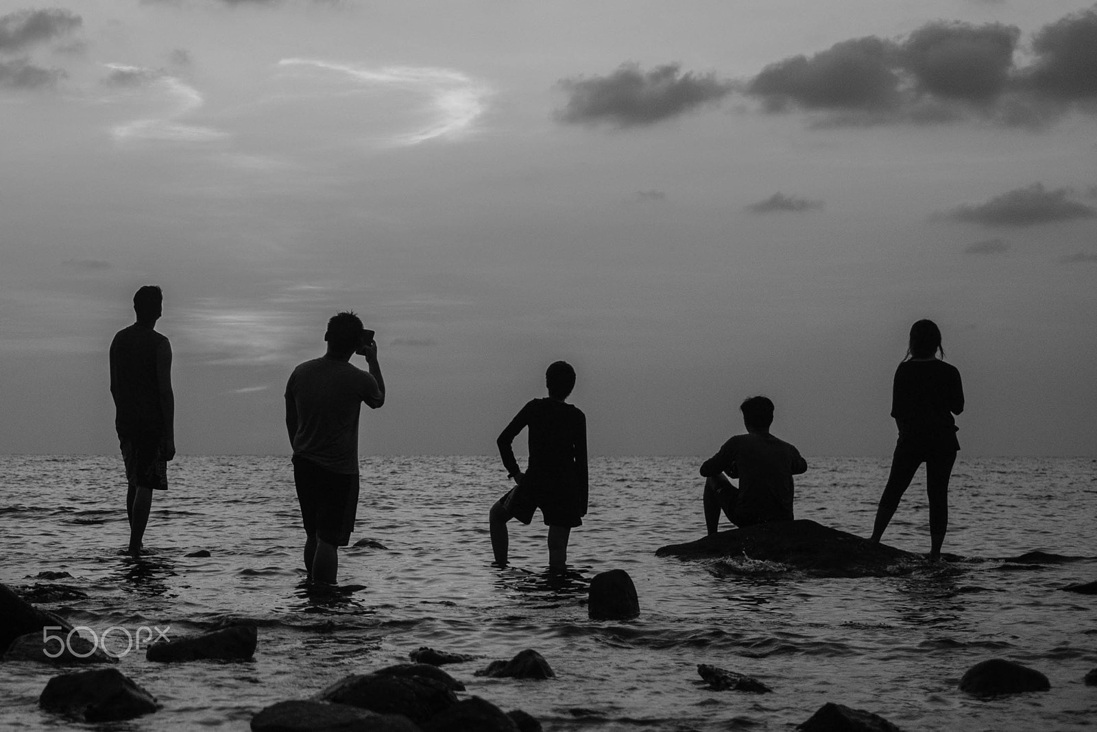 LUMIX G 25/F1.7 sample photo. Friendships photography