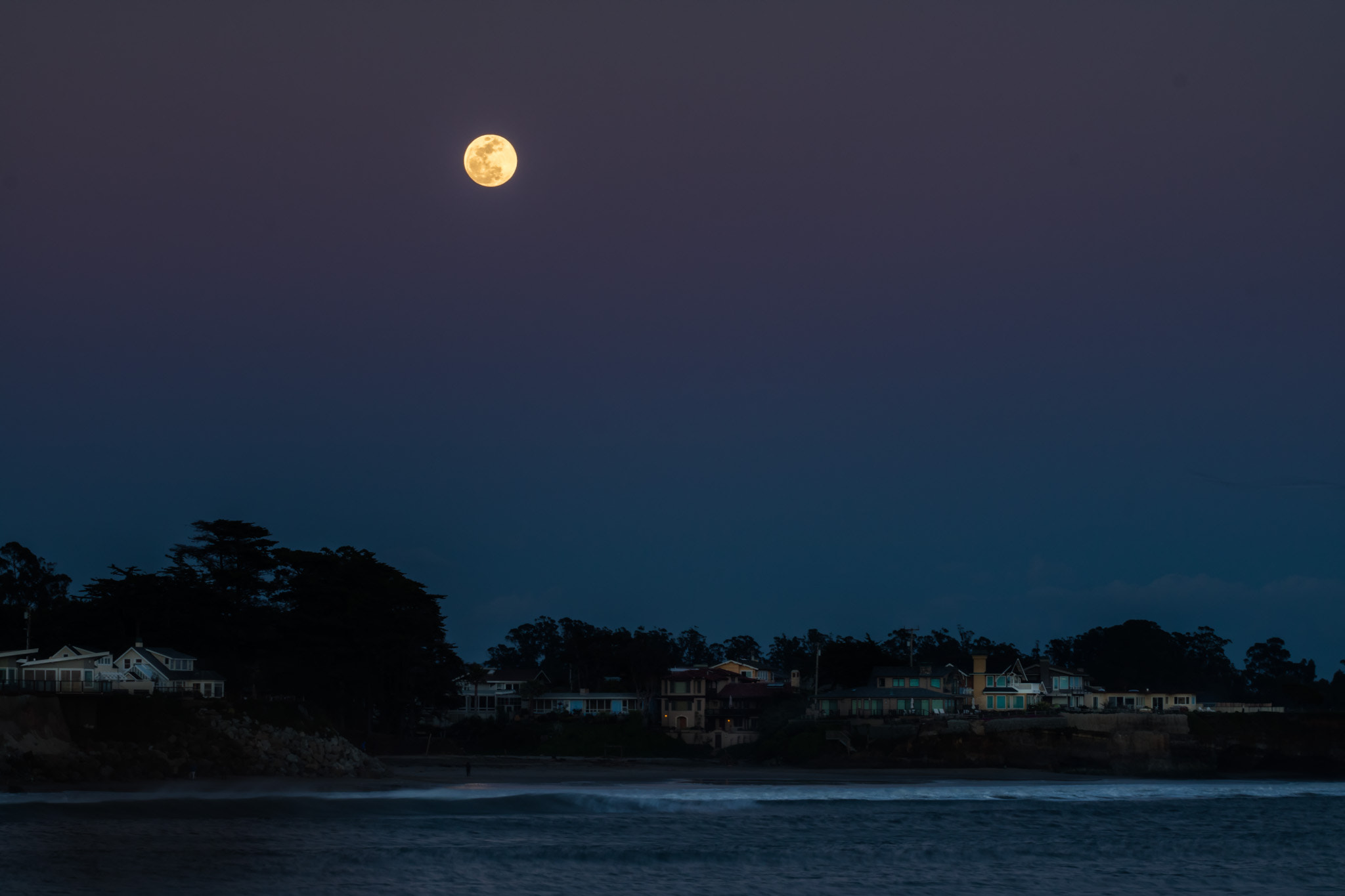 Canon EOS M3 + Canon EF 100mm F2.8L Macro IS USM sample photo. Full moon photography