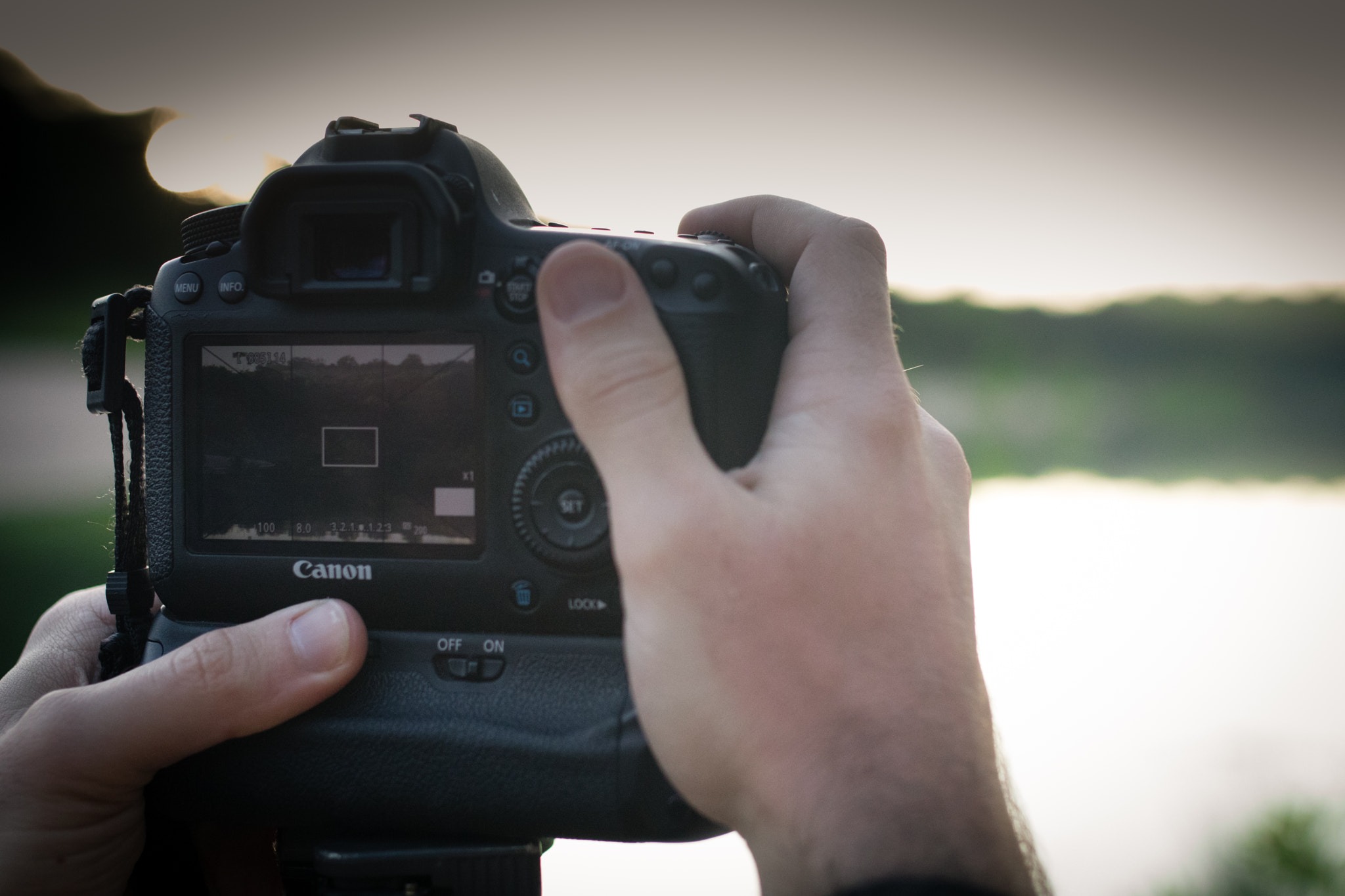 Canon EOS 80D + Sigma 35mm F1.4 DG HSM Art sample photo. •when we had strong hands• photography