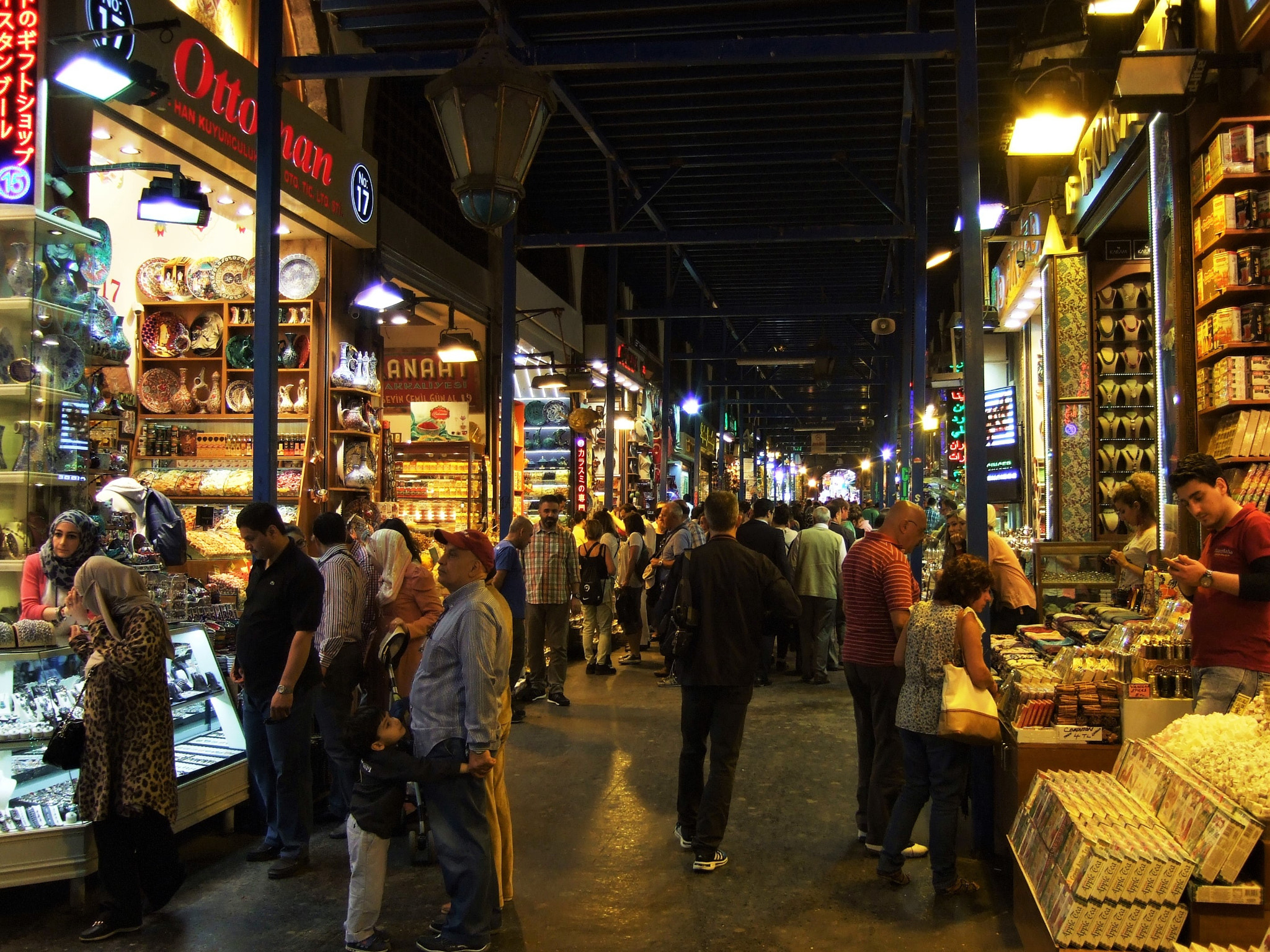 Fujifilm FinePix F31fd sample photo. Covered market - istanbul photography