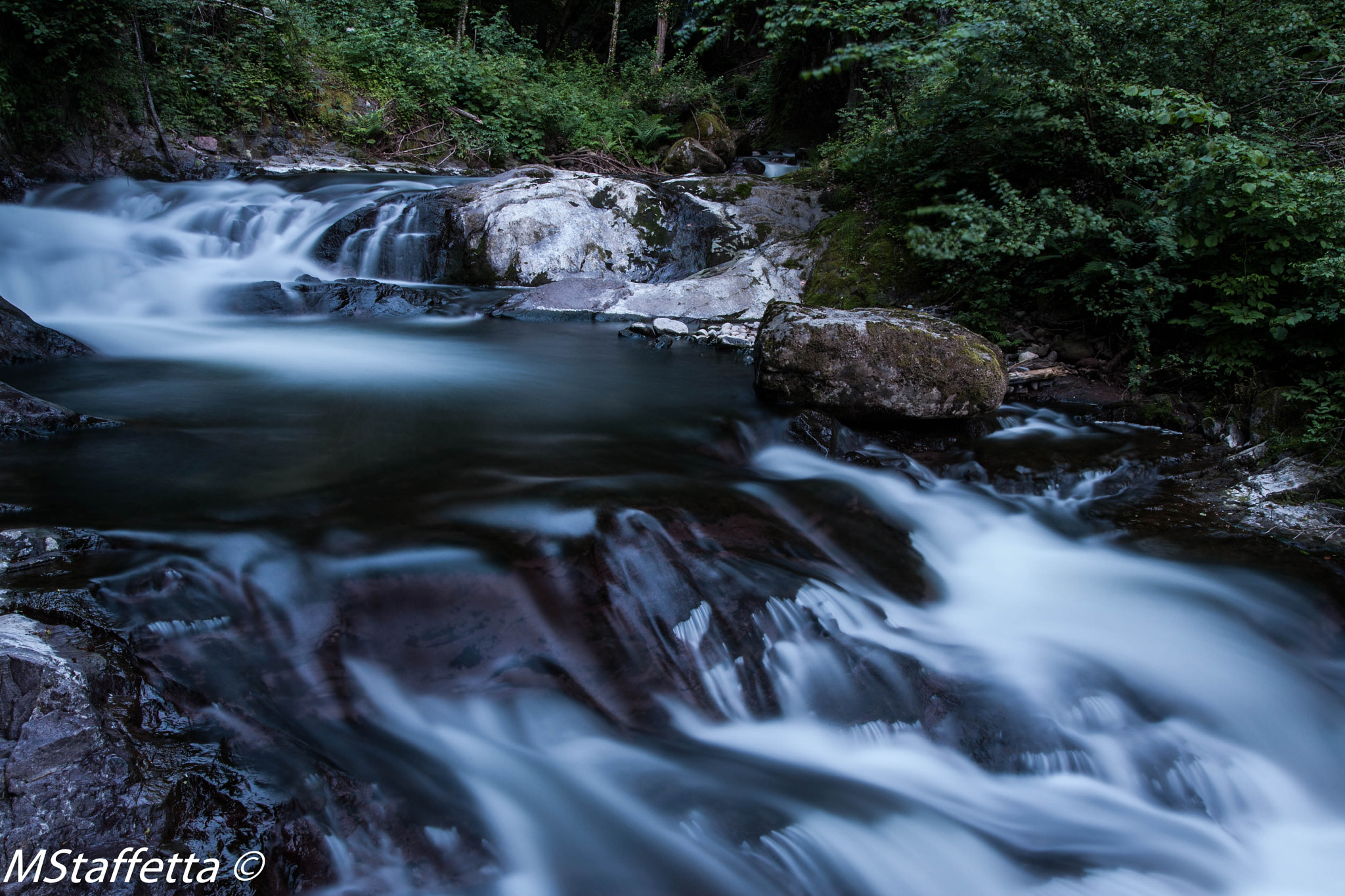 Canon EOS 40D + Sigma 20mm EX f/1.8 sample photo. Wasserfall photography