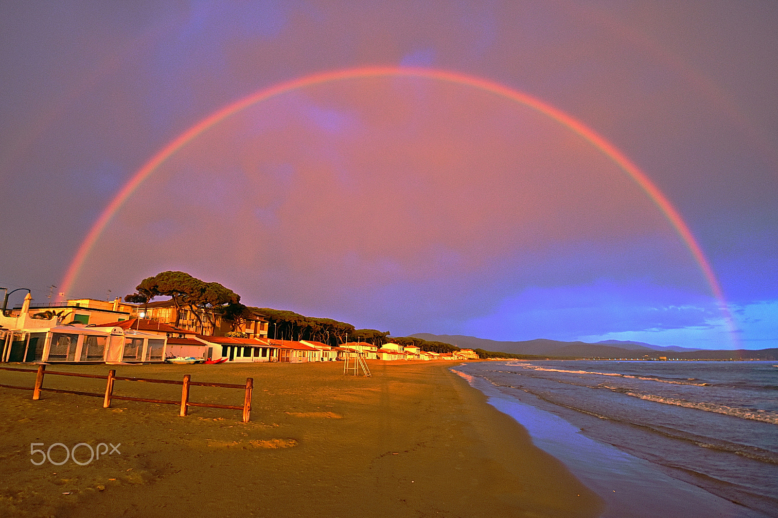 Sigma 10-20mm F4-5.6 EX DC HSM sample photo. Arc of light photography