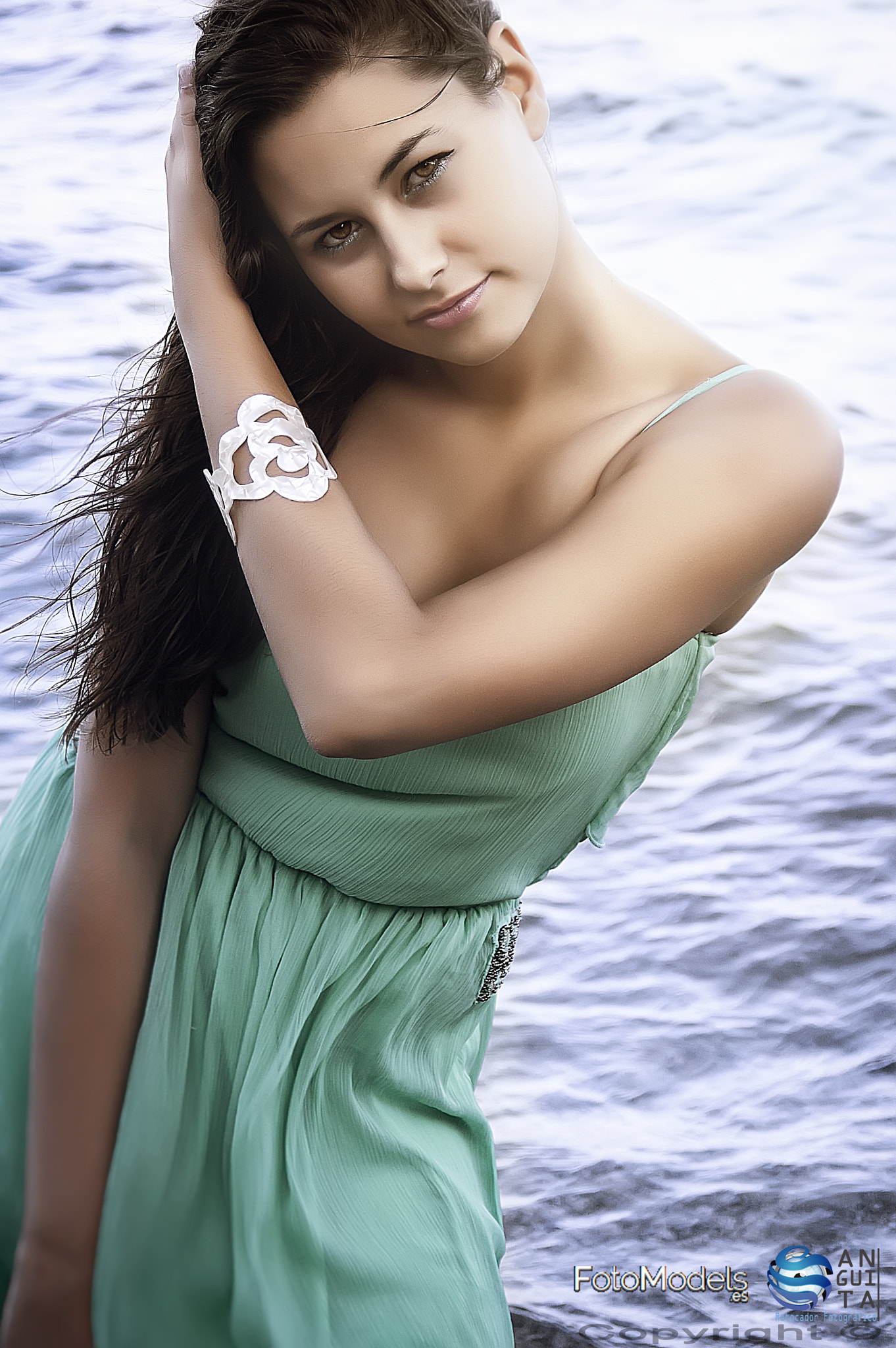 AF Zoom-Nikkor 28-80mm f/3.3-5.6G sample photo. Modelo: vanesa gil marquez photography