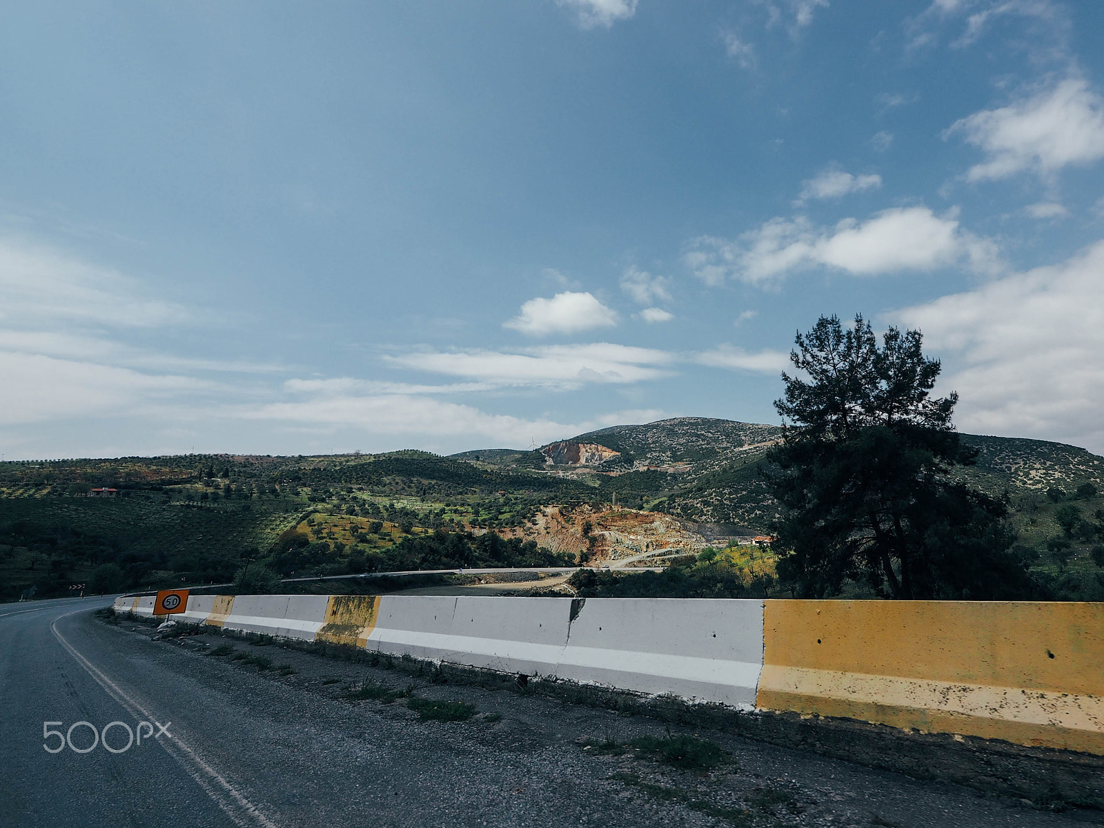 Olympus OM-D E-M1 + Panasonic Lumix G Vario 7-14mm F4 ASPH sample photo. Road to ruins photography