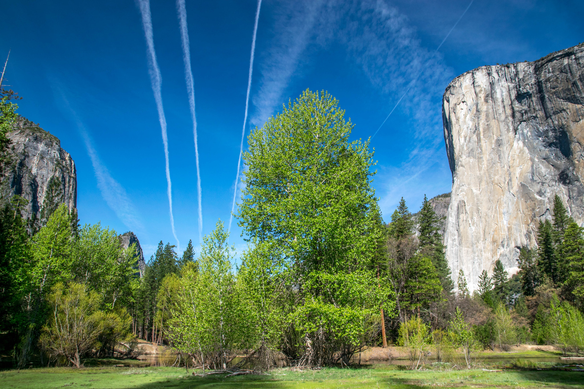 Nikon D3300 + Sigma 17-70mm F2.8-4 DC Macro OS HSM | C sample photo. Love this sky! jet streams over yosemite photography