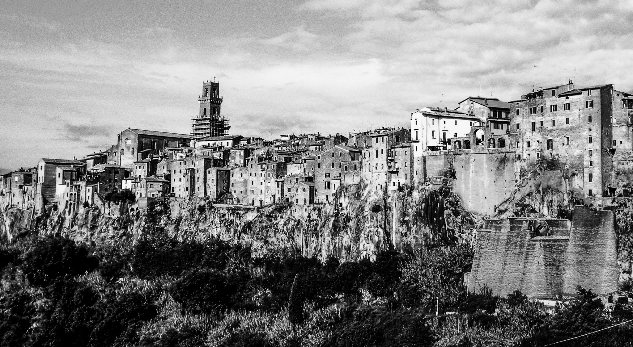 Nikon Coolpix S630 sample photo. Pitigliano photography