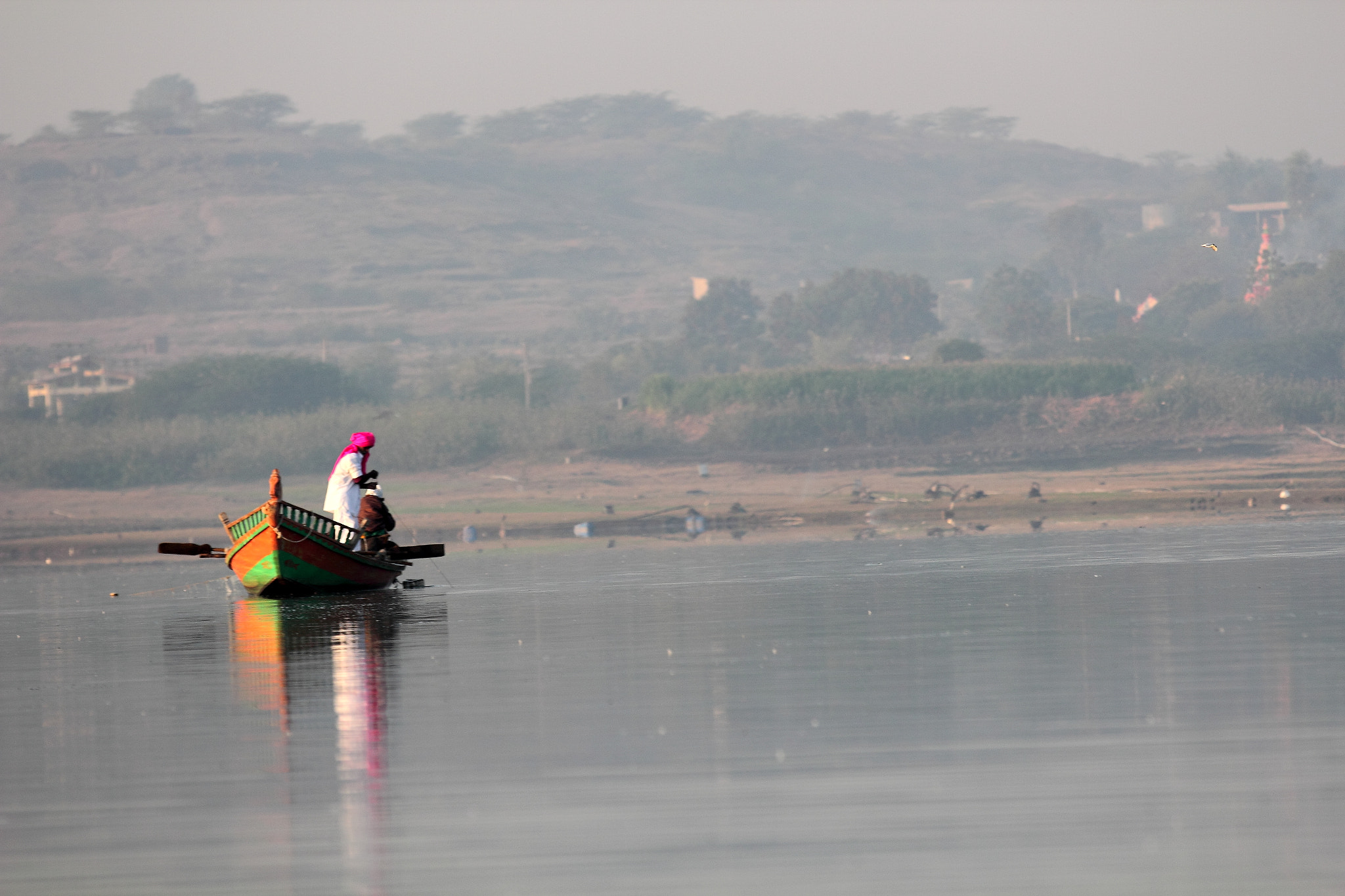 Canon EF 70-200mm F2.8L IS II USM sample photo. Colourful fisherman photography