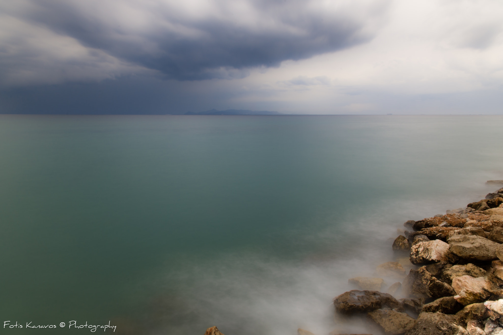 Nikon D7200 + AF-S VR DX 16-80mm f/2.8-4.0E ED sample photo. Before the rain photography