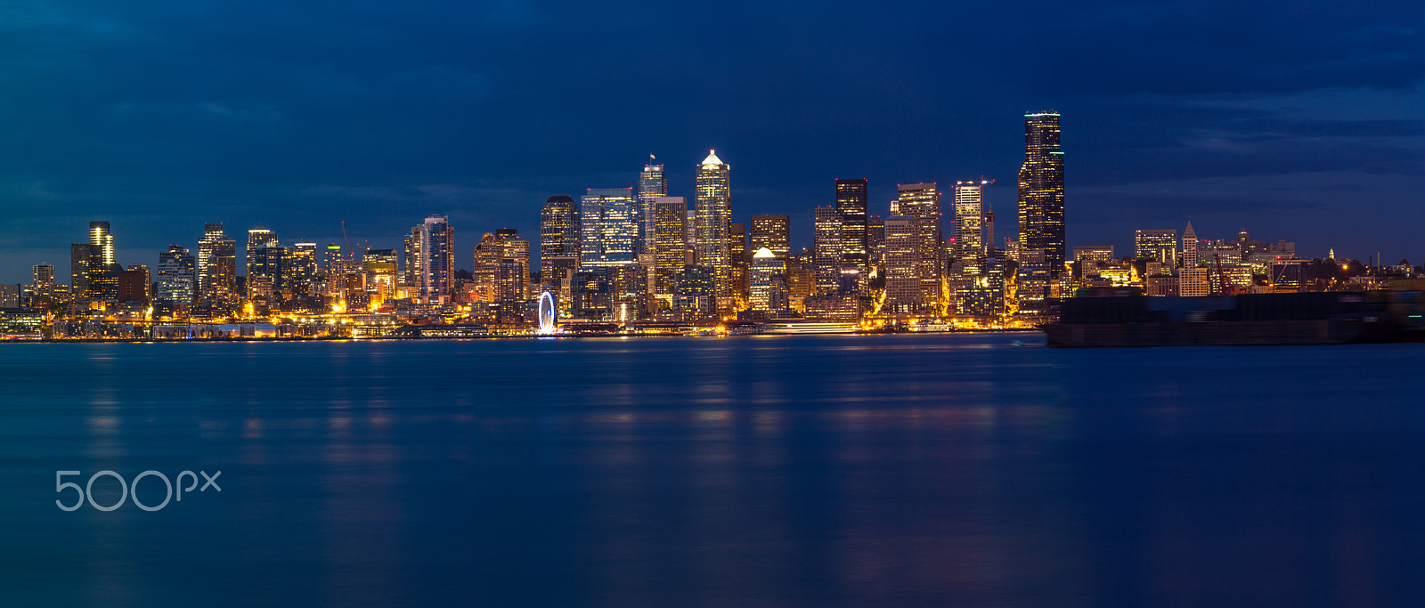 Canon EF 100-400mm F4.5-5.6L IS II USM sample photo. Blue seattle night photography