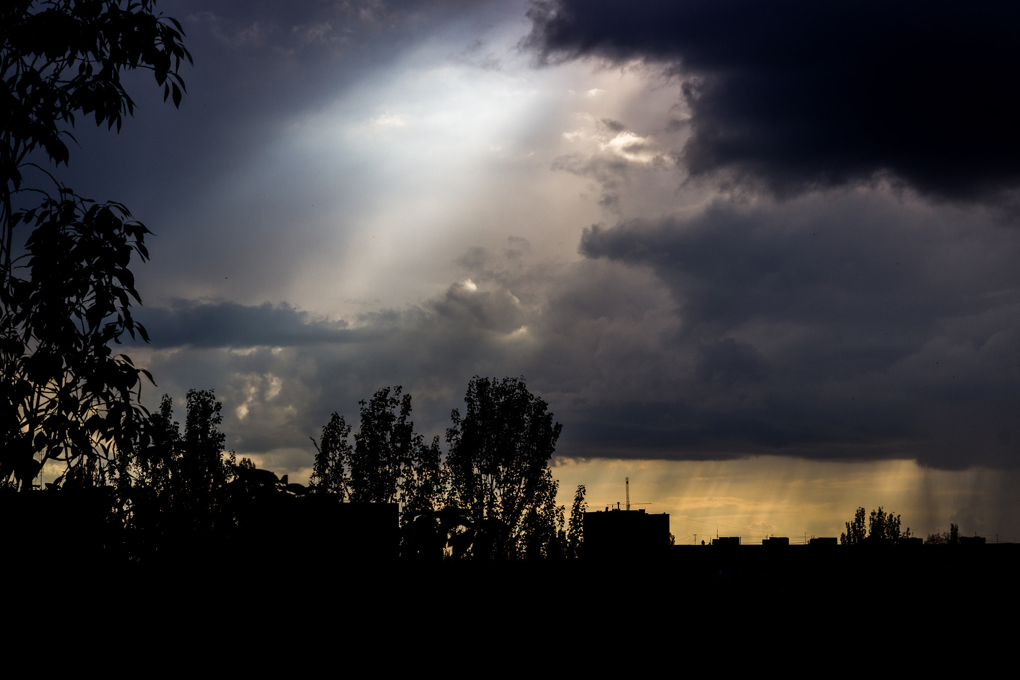 Canon EF 28-80mm f/3.5-5.6 sample photo. Spring thunderstorm photography