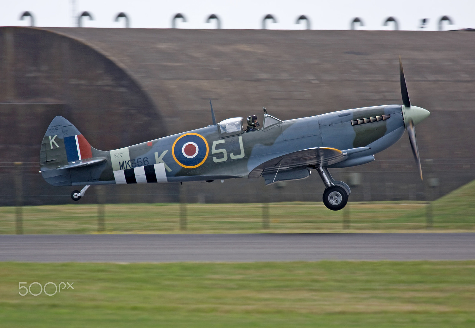 Canon EOS 40D + Canon EF 100-400mm F4.5-5.6L IS USM sample photo. Supermarine spitfire mk.lf.ixe, mk356. photography