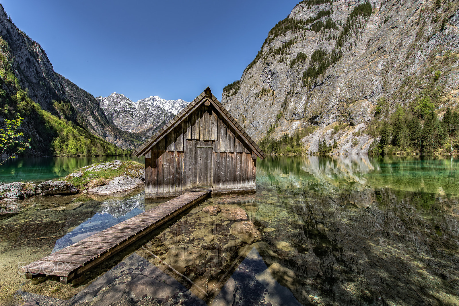 Sony a7R II + Canon EF 11-24mm F4L USM sample photo. The barn photography