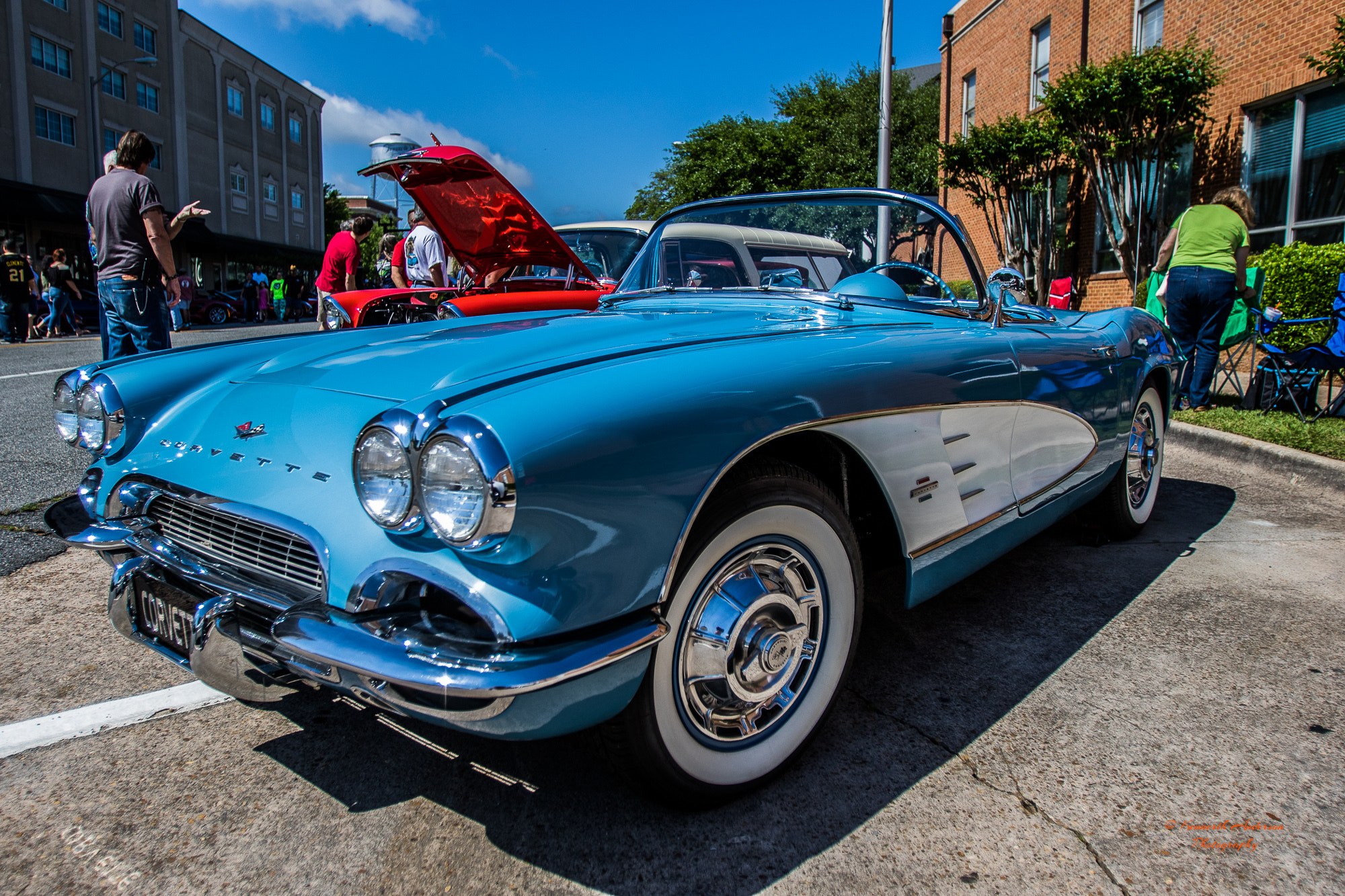 Canon EOS 7D Mark II + Canon EF 16-35mm F2.8L USM sample photo. Thomasville rose car show photography