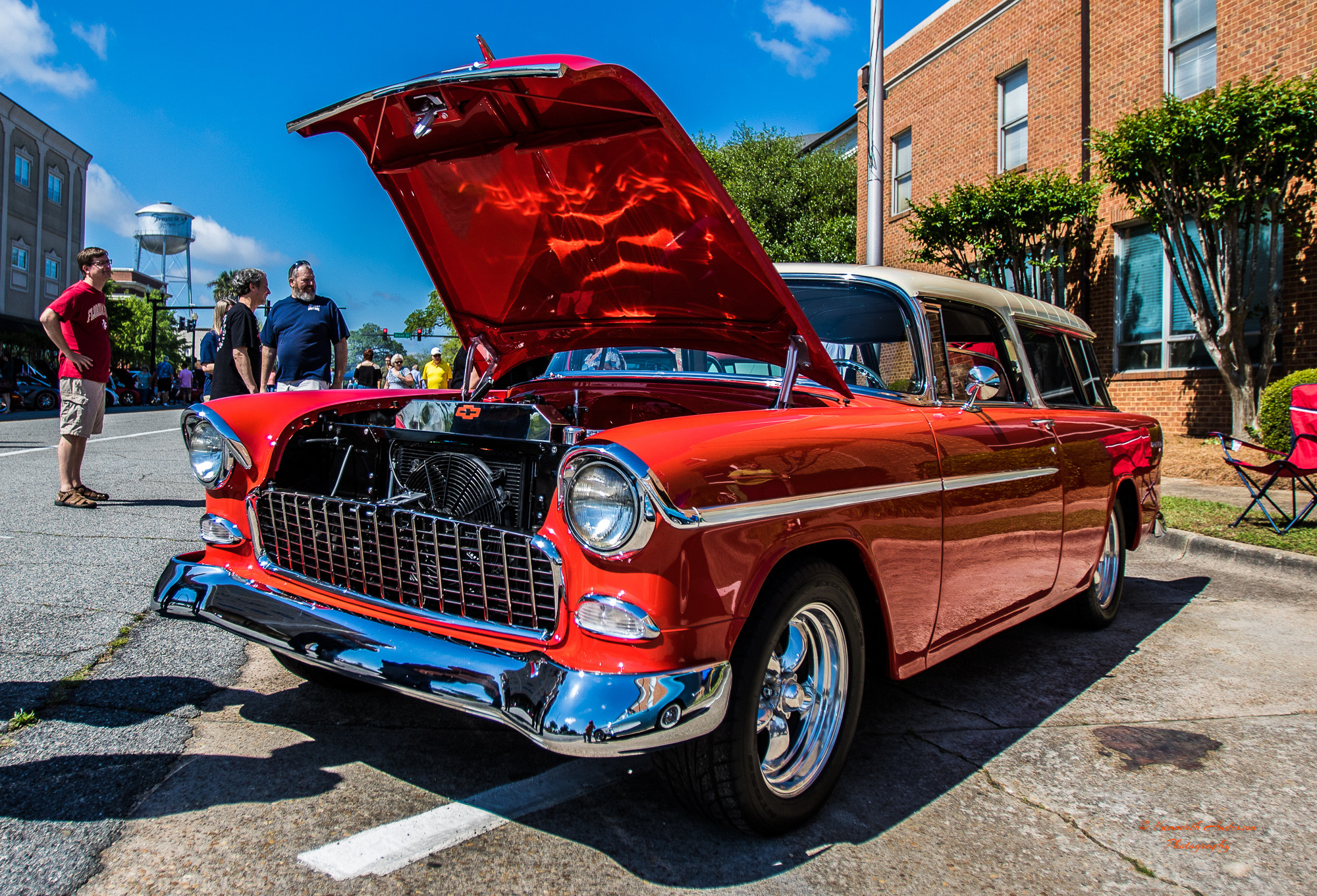 Canon EOS 7D Mark II + Canon EF 16-35mm F2.8L USM sample photo. Thomasville rose car show photography